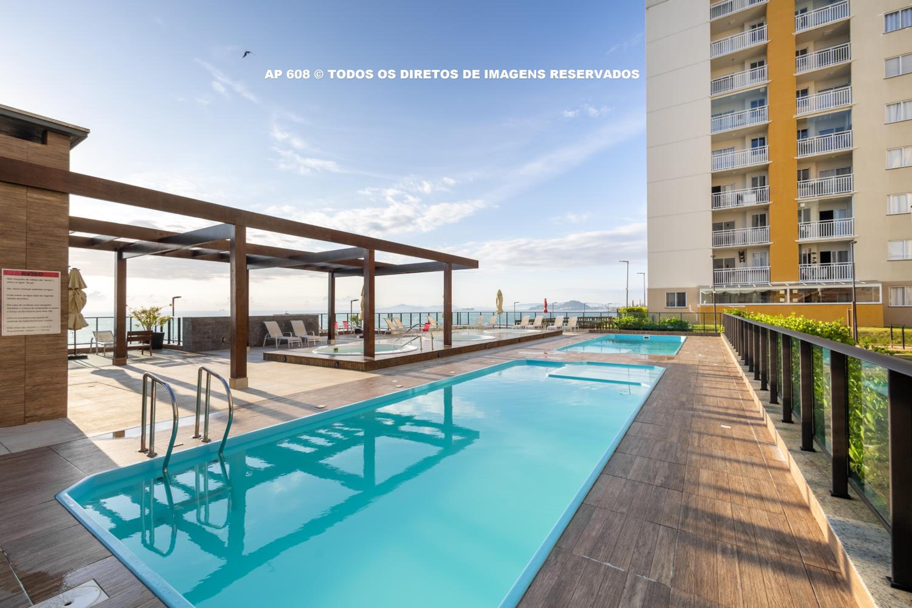 Apto em Condominio Frente Mar com Piscinas Spa Sala de Jogos Quadra de Futebol e Espaco Kids Ideal para Familias