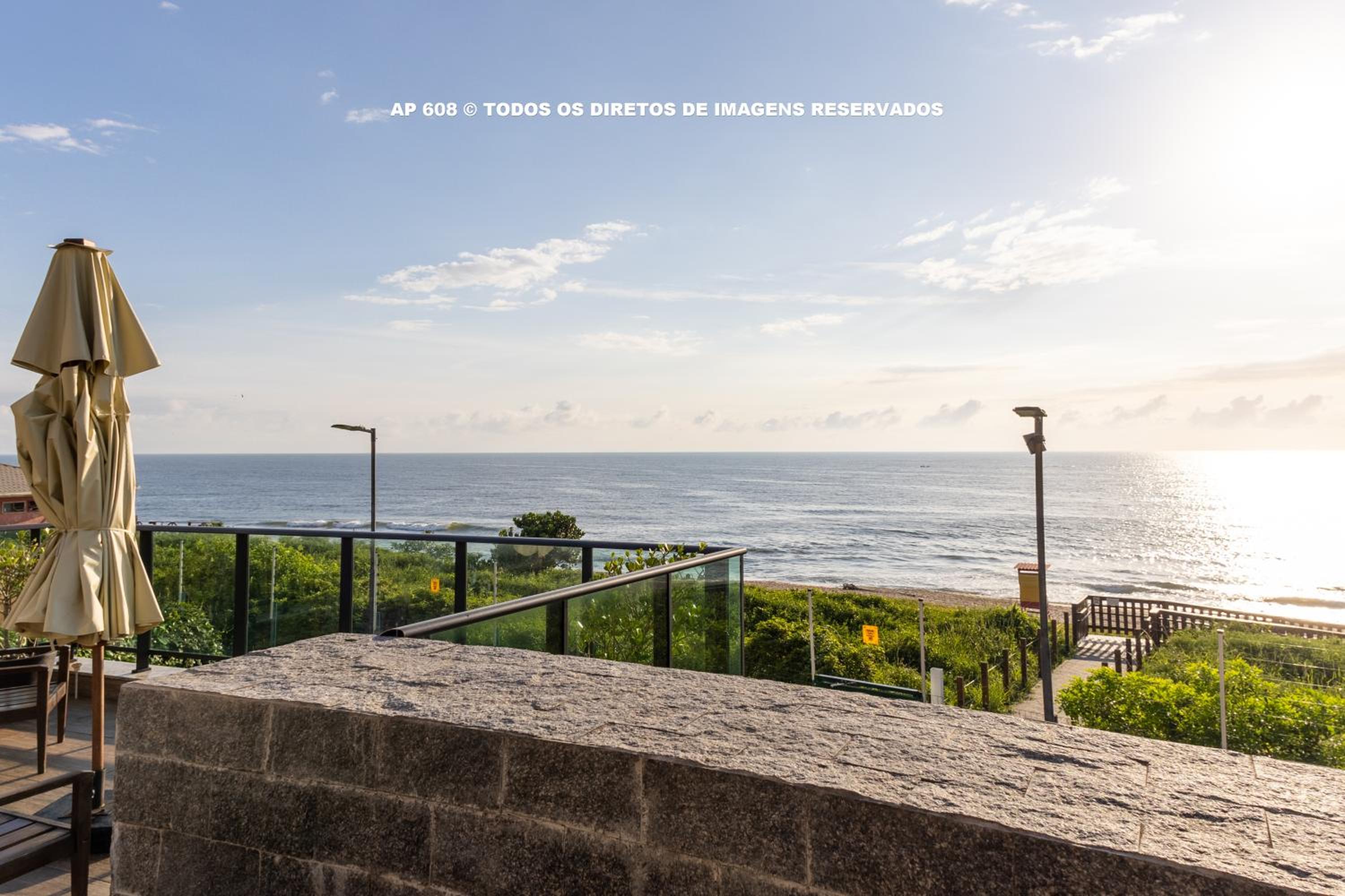 Apto em Condominio Frente Mar com Piscinas Spa Sala de Jogos Quadra de Futebol e Espaco Kids Ideal para Familias