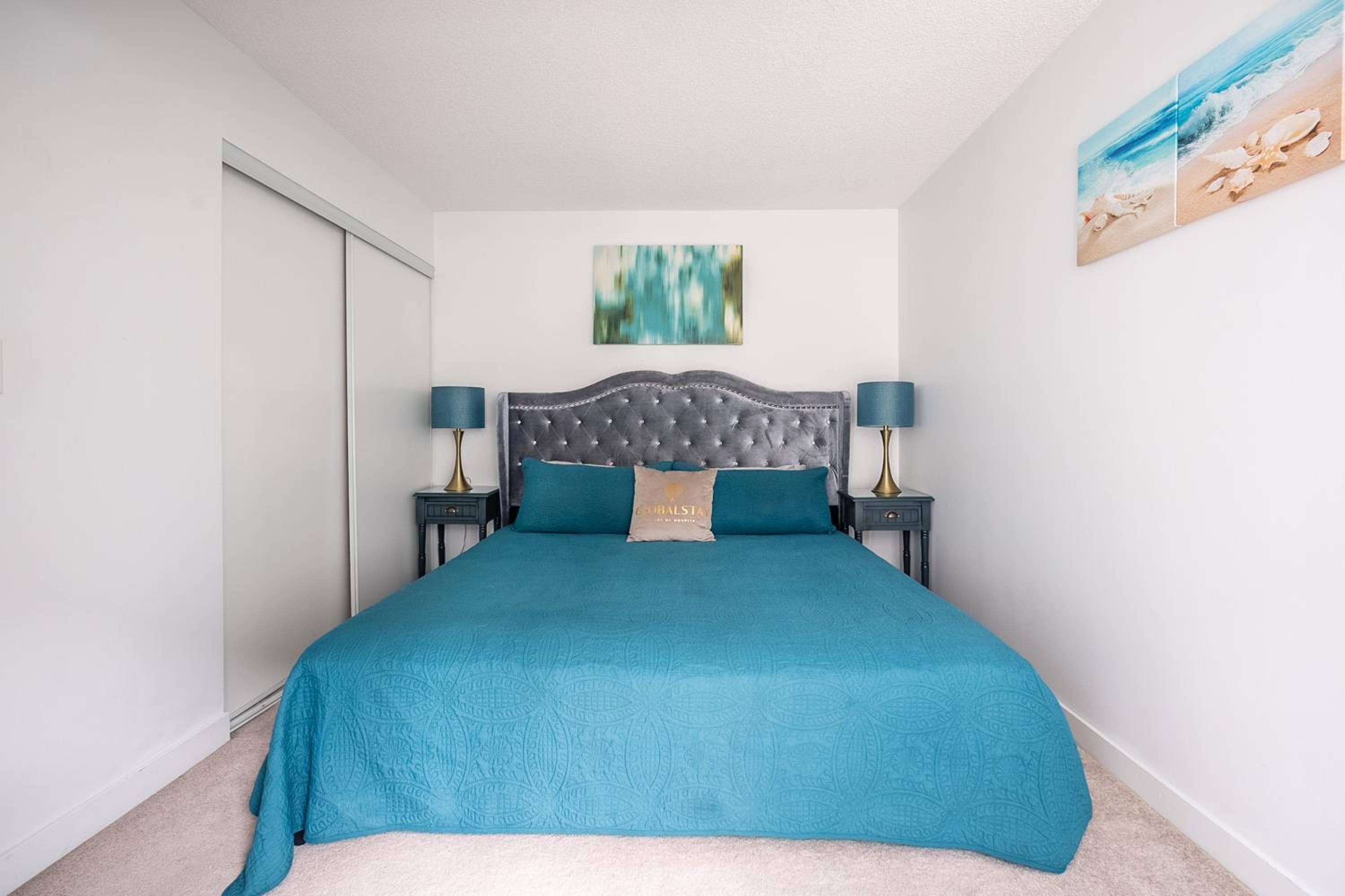 2 Bedroom 2 Bathroom Condo with Balcony Downtown Toronto