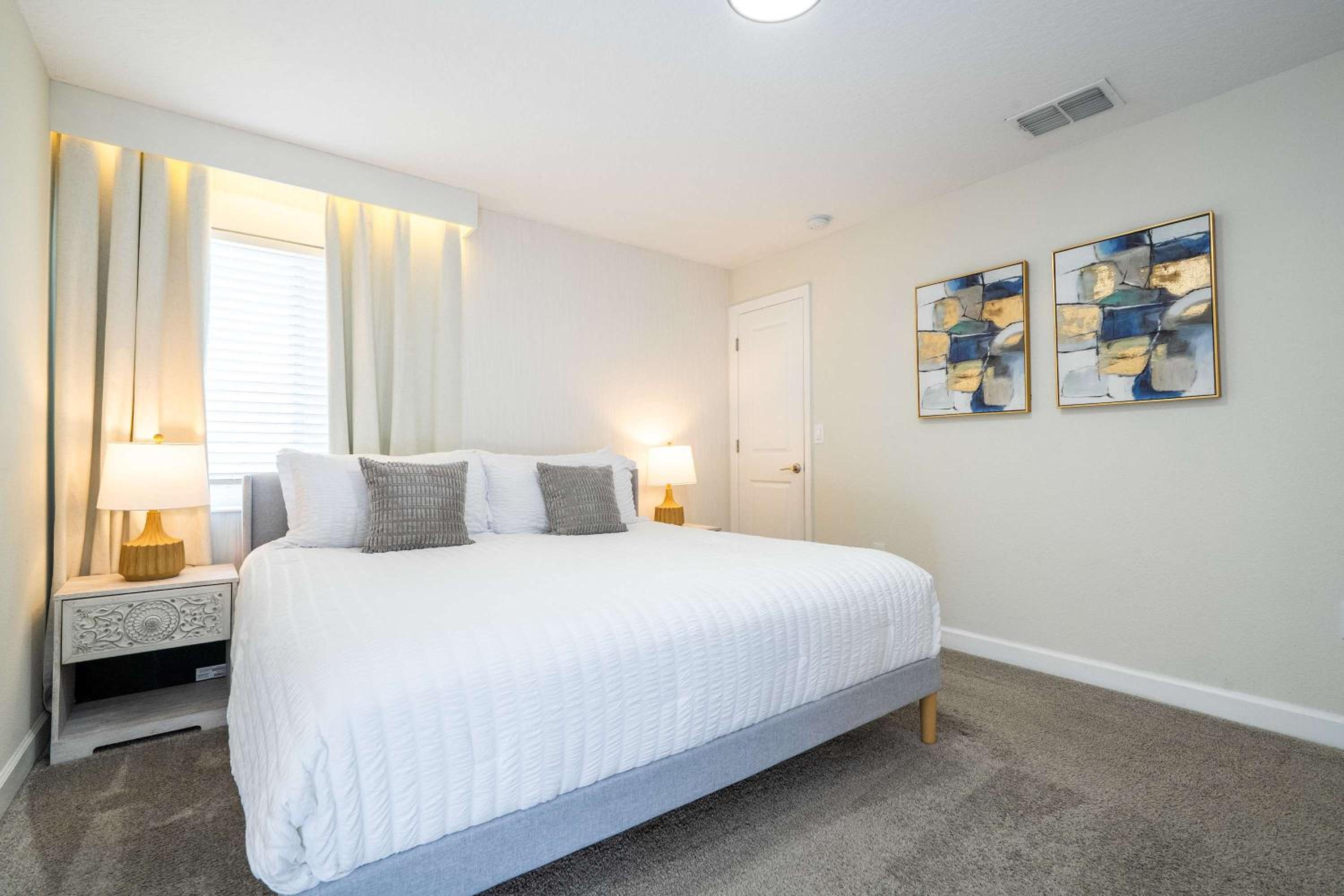 Vibrant 5Bd w Private Pool & Waterpark at Storey Lake 4811M