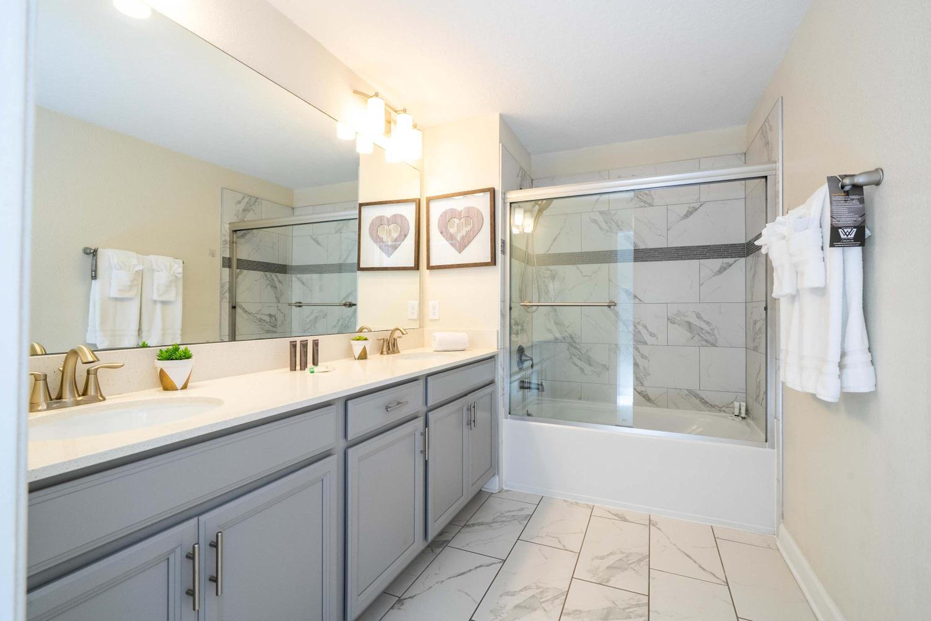 Vibrant 5Bd w Private Pool & Waterpark at Storey Lake 4811M