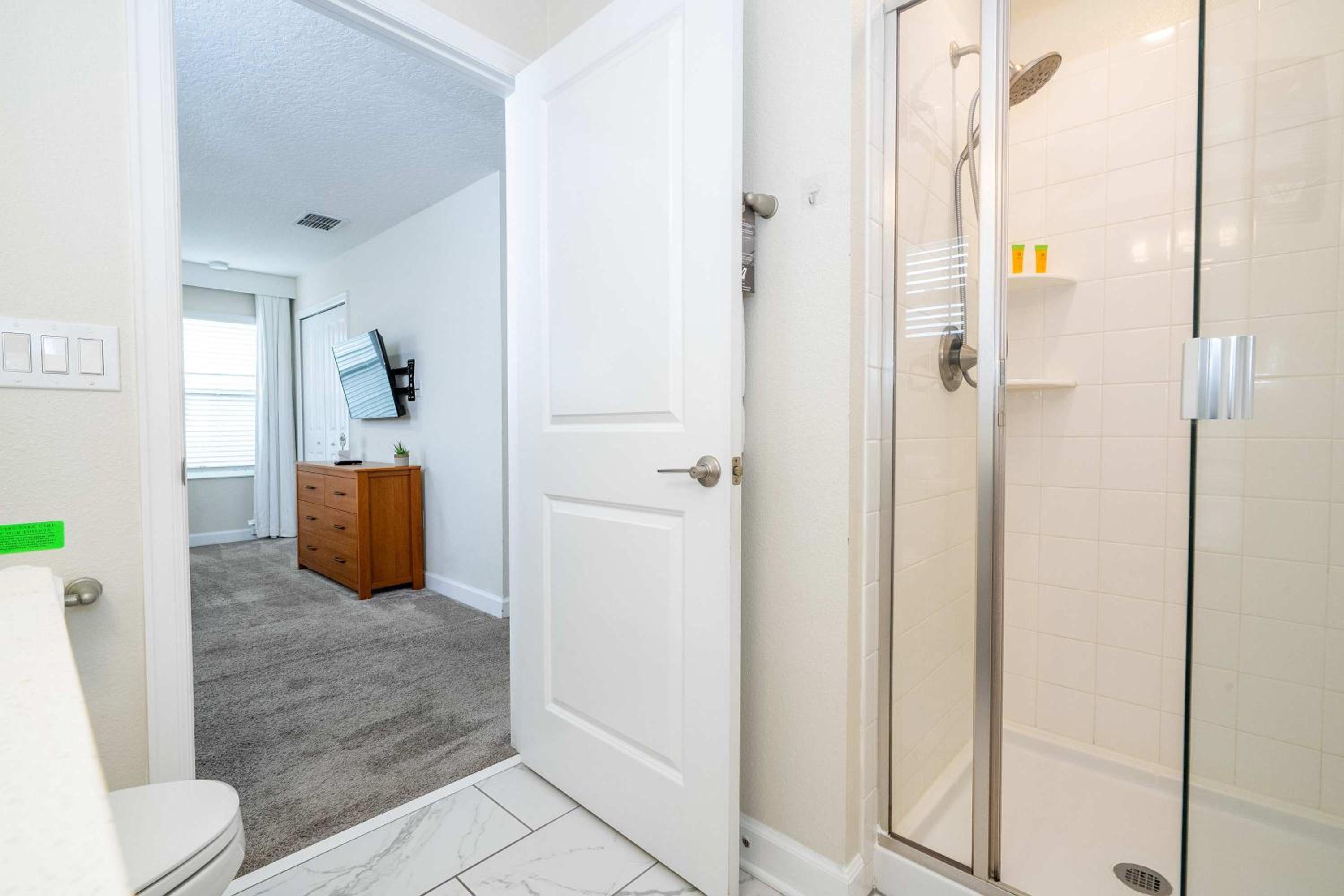 Vibrant 5Bd w Private Pool & Waterpark at Storey Lake 4811M