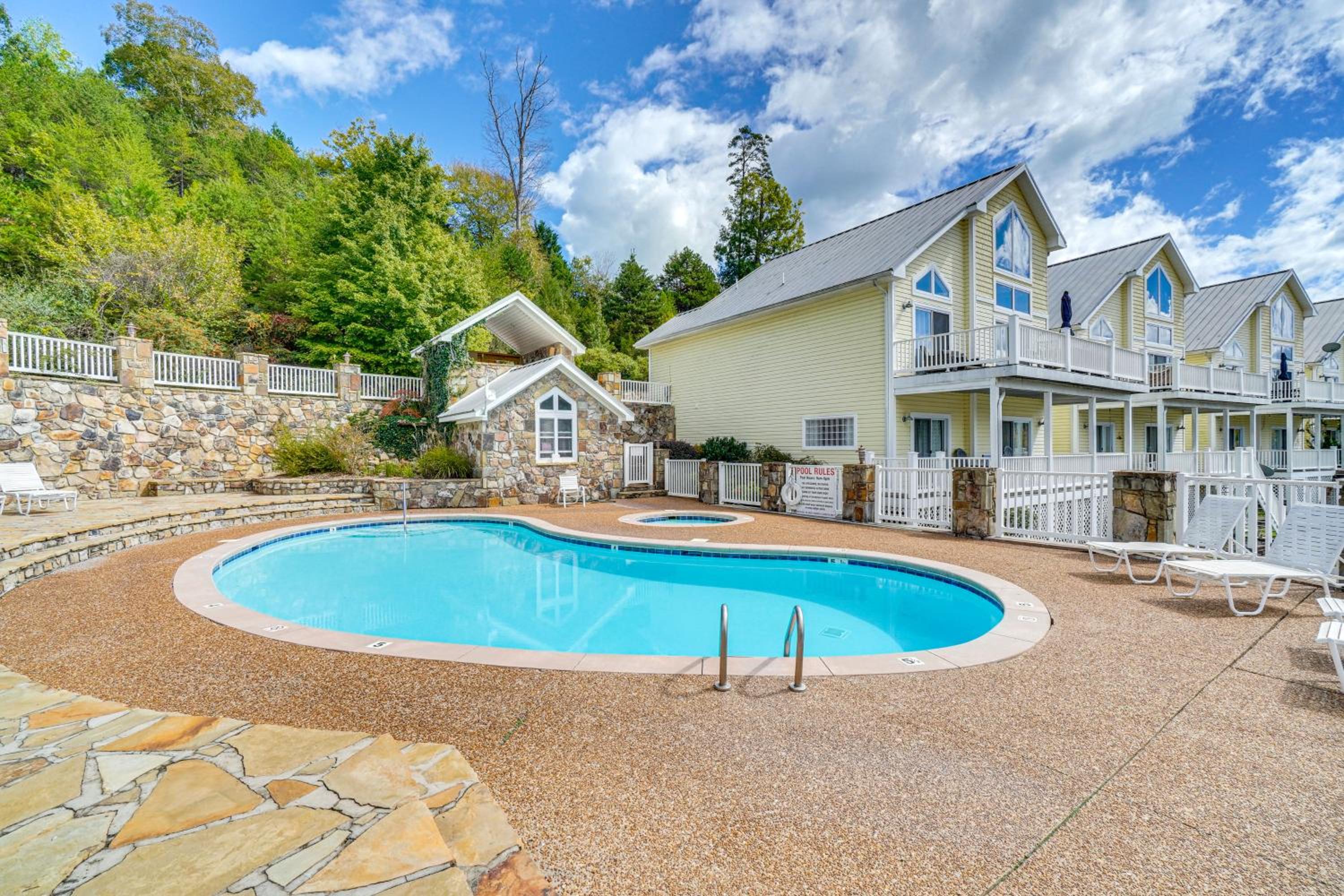 Private Boat Slip, Scenic Views Norris Lake Condo