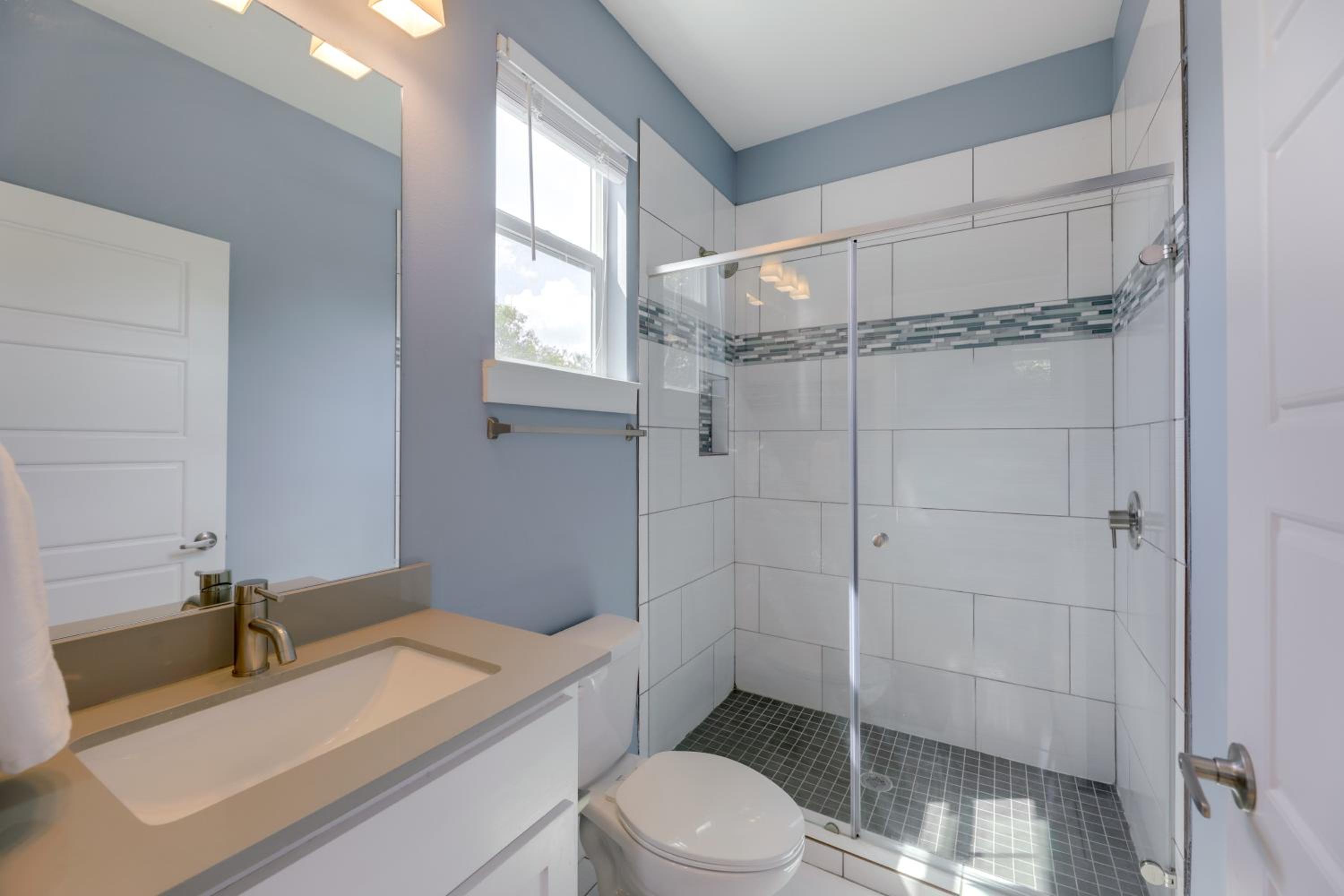 6 Mi to Dtwn Austin Escape with Private Yard