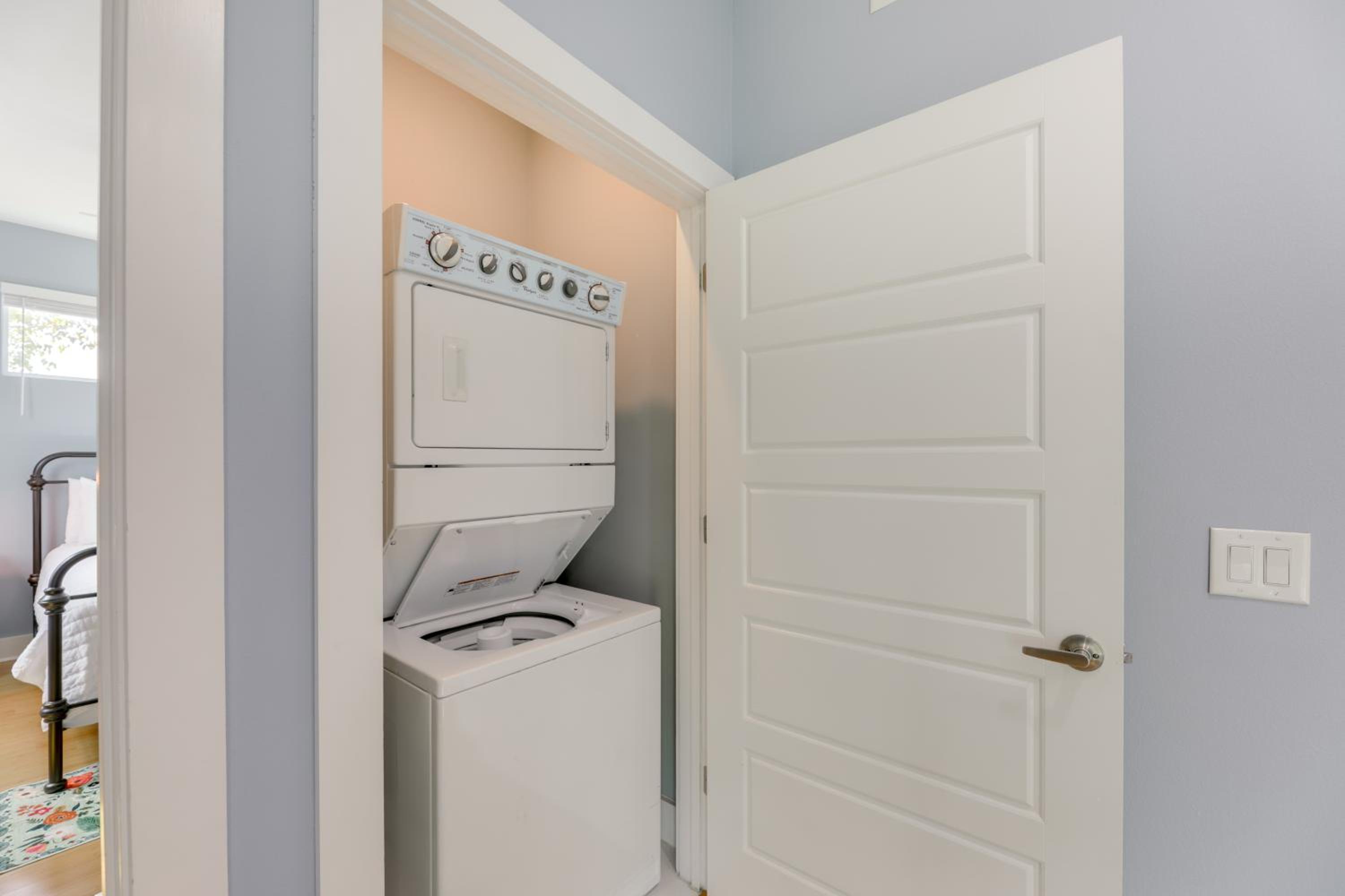 6 Mi to Dtwn Austin Escape with Private Yard