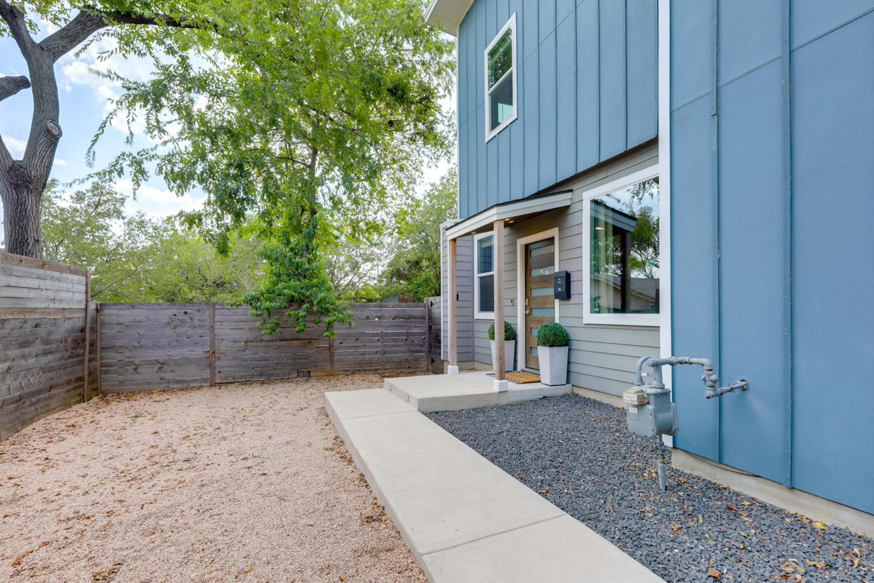 6 Mi to Dtwn Austin Escape with Private Yard