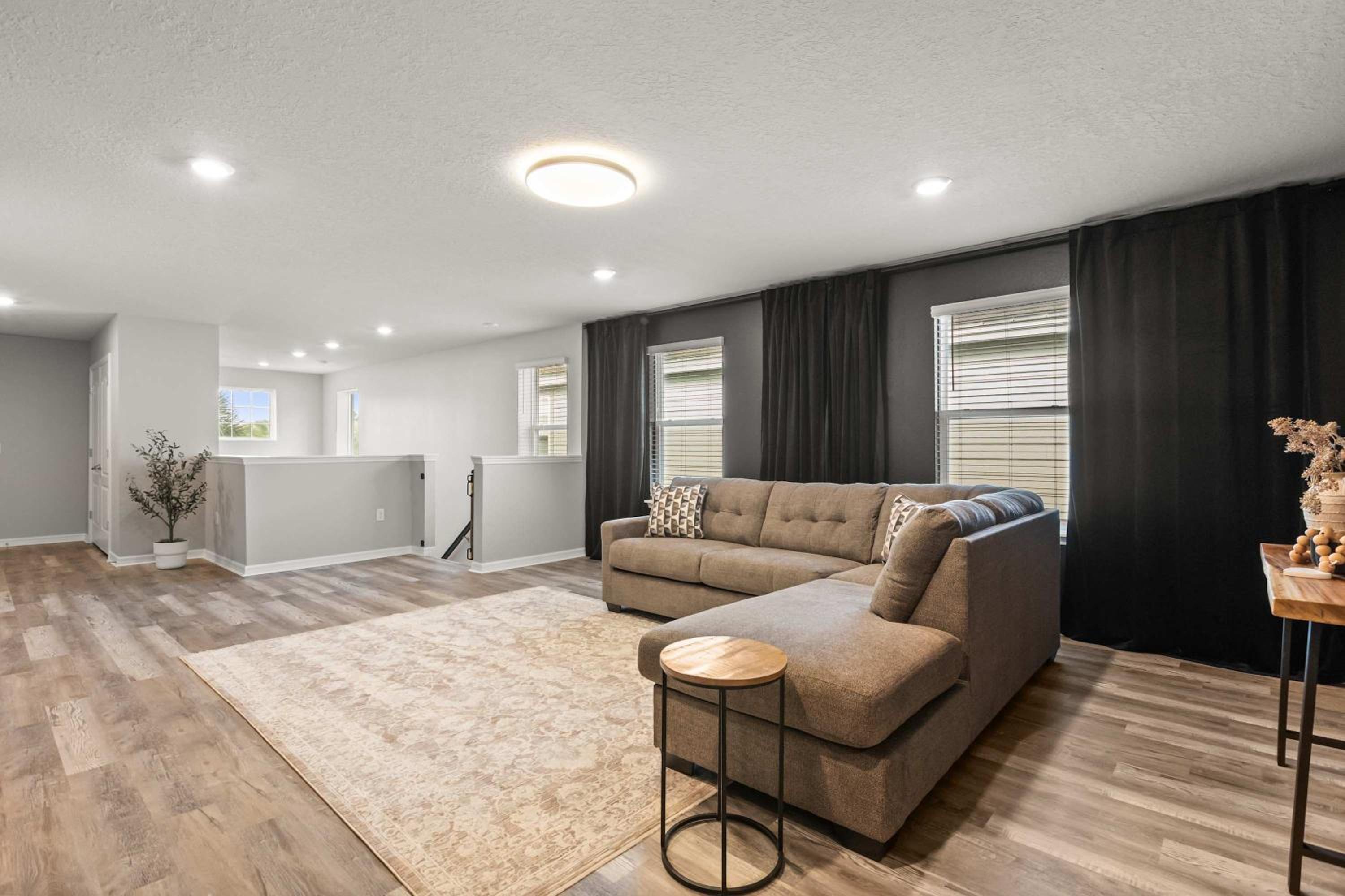 Family Fun Villa w Pool Hot Tub & Game Room