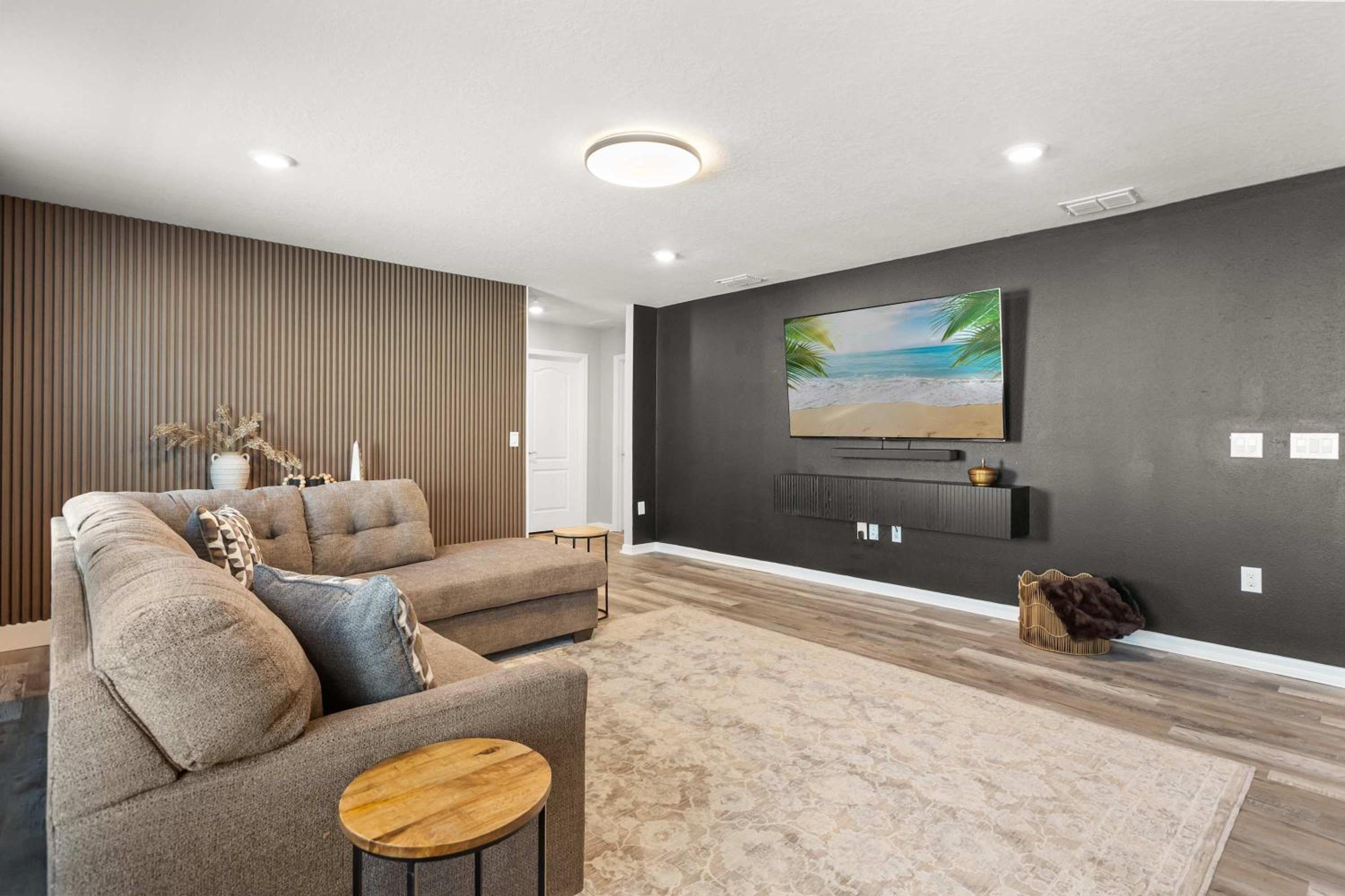 Family Fun Villa w Pool Hot Tub & Game Room