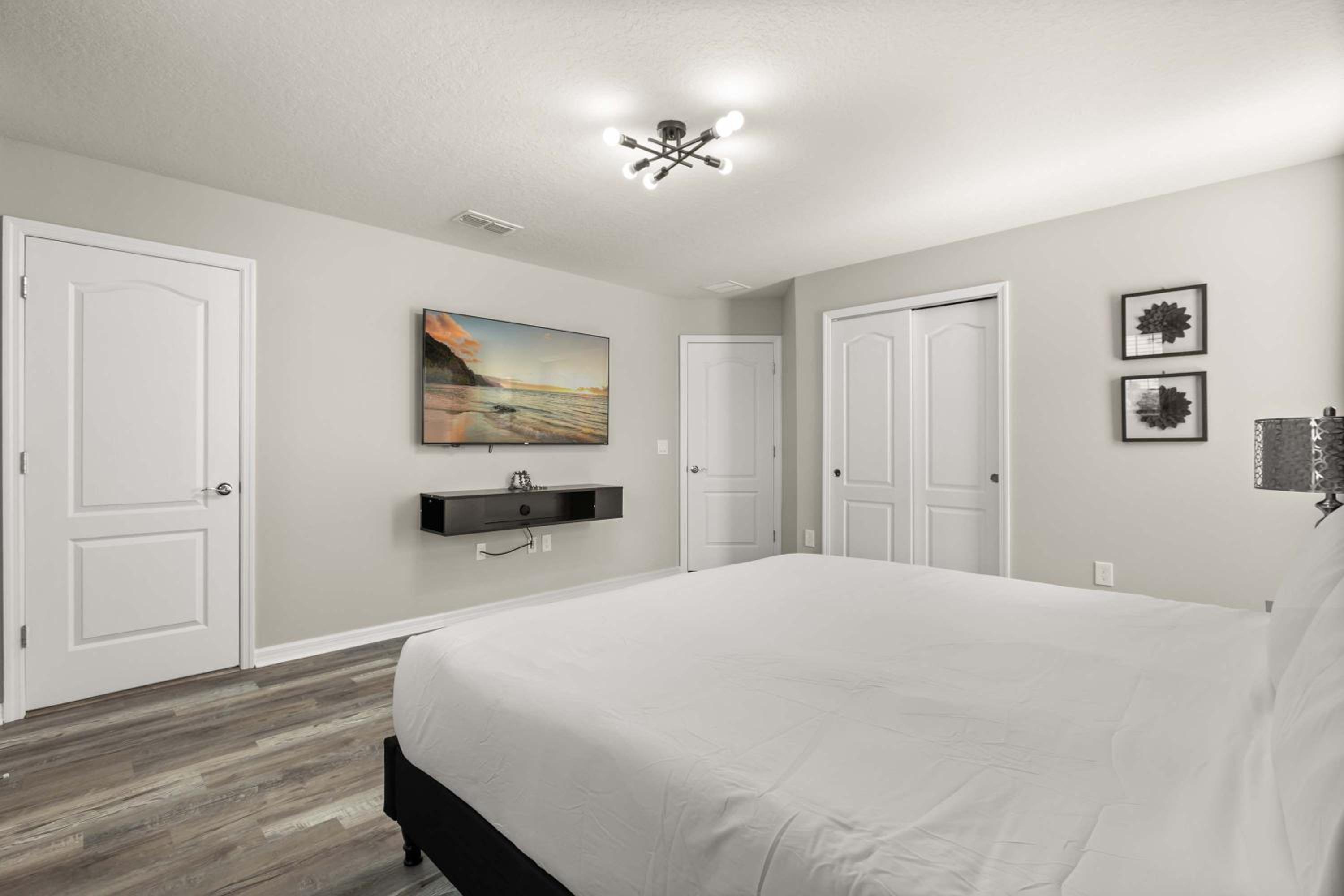 Family Fun Villa w Pool Hot Tub & Game Room