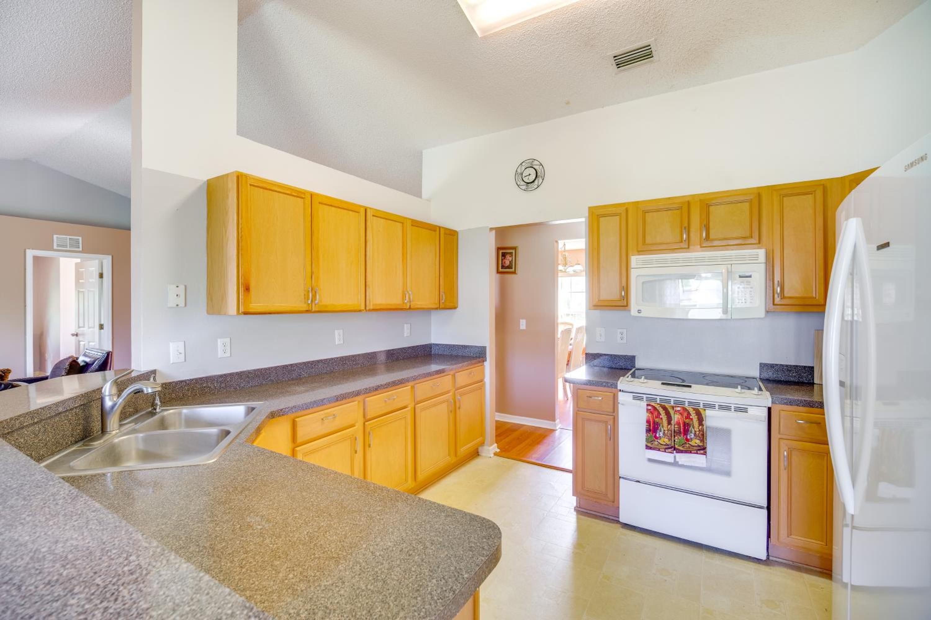 Spacious Palm Bay Stay! Family Home Near Beaches