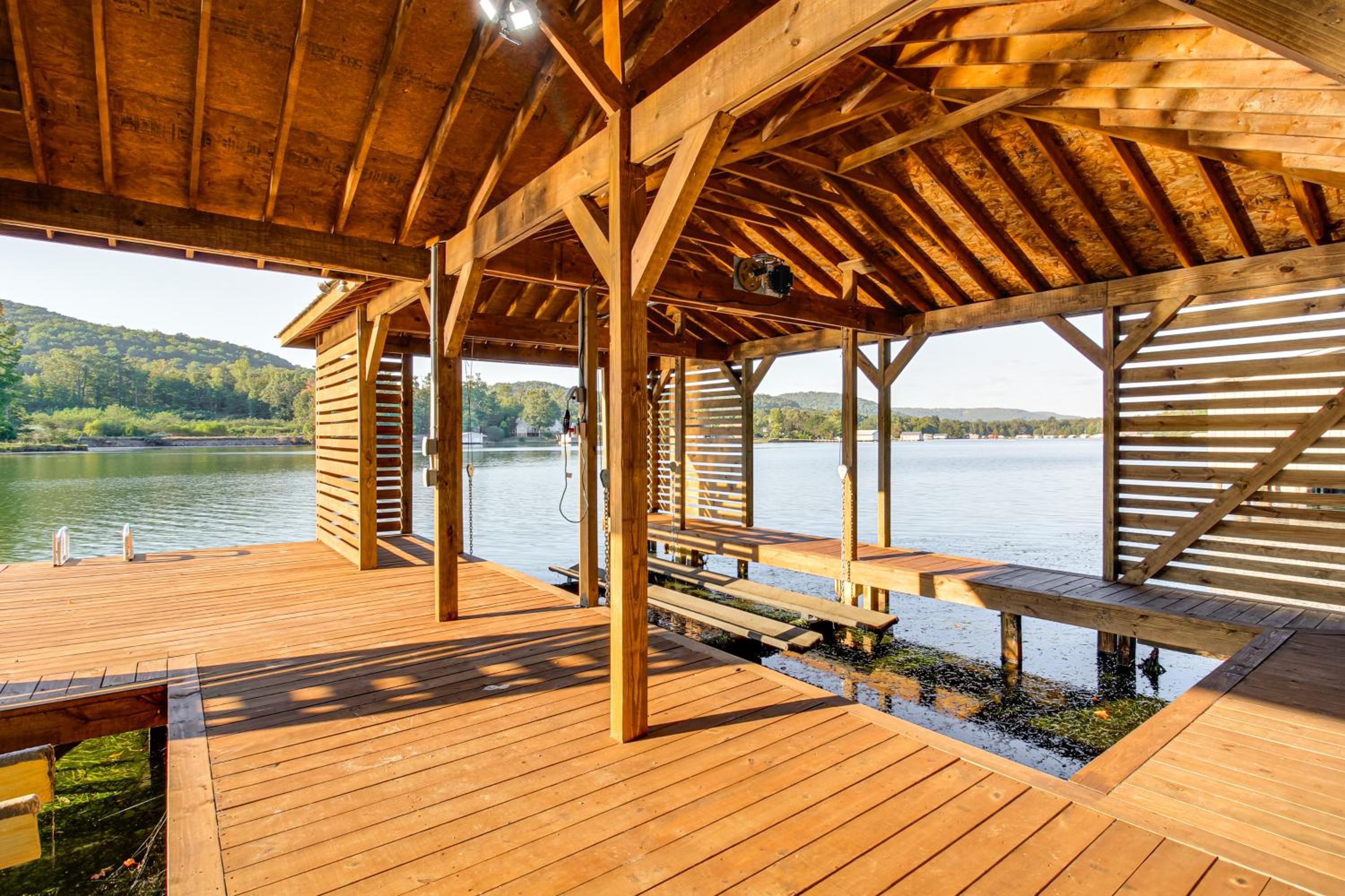 Less Than 1 Mi to Boat Launch Home with Dock in Scottsboro