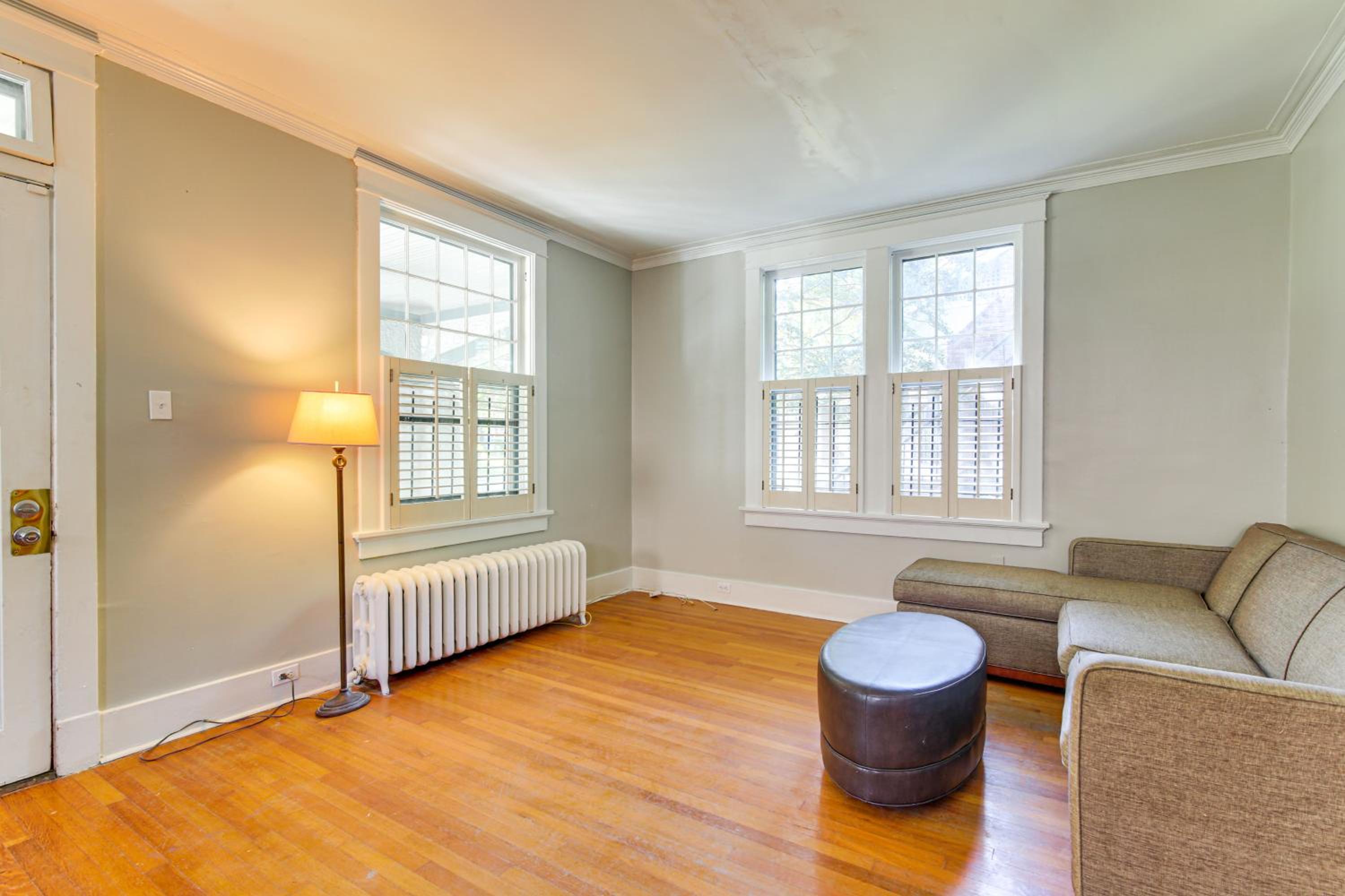 Midtown Duplex 1 Mi to Memphis Zoo and Overton Park!