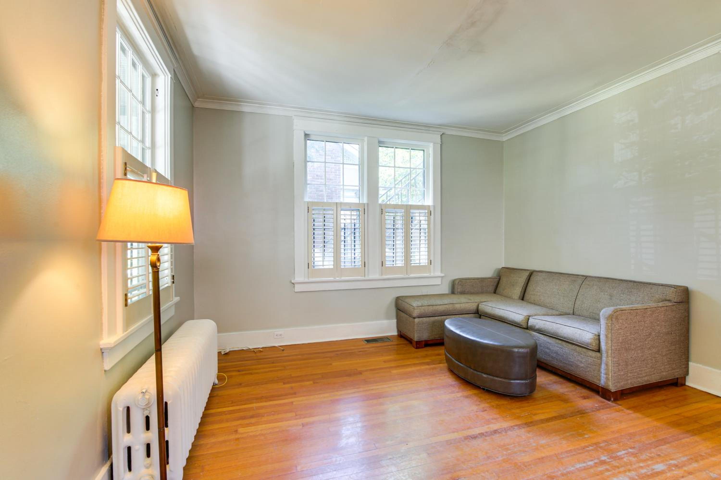 Midtown Duplex 1 Mi to Memphis Zoo and Overton Park!