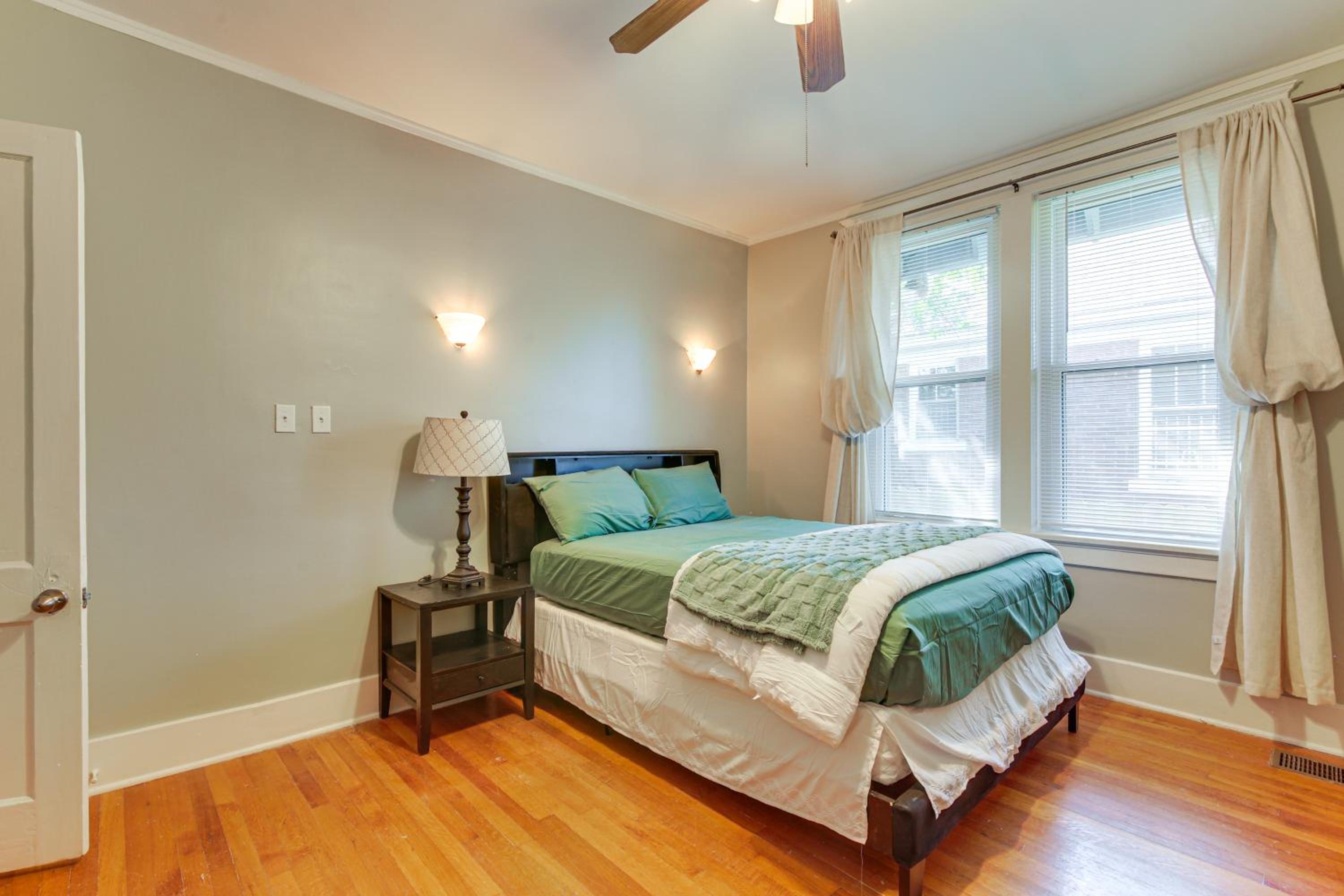 Midtown Duplex 1 Mi to Memphis Zoo and Overton Park!