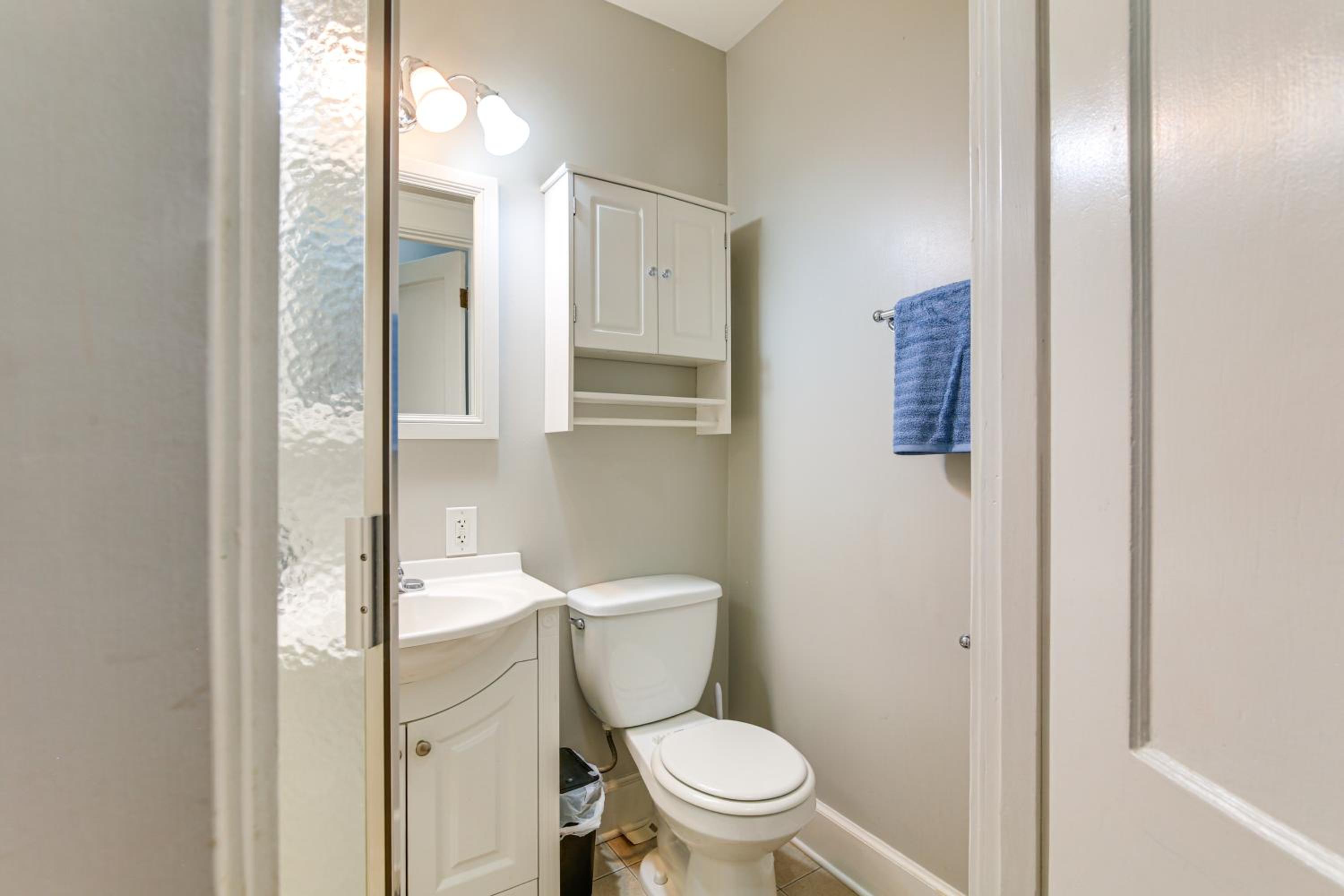 Midtown Duplex 1 Mi to Memphis Zoo and Overton Park!