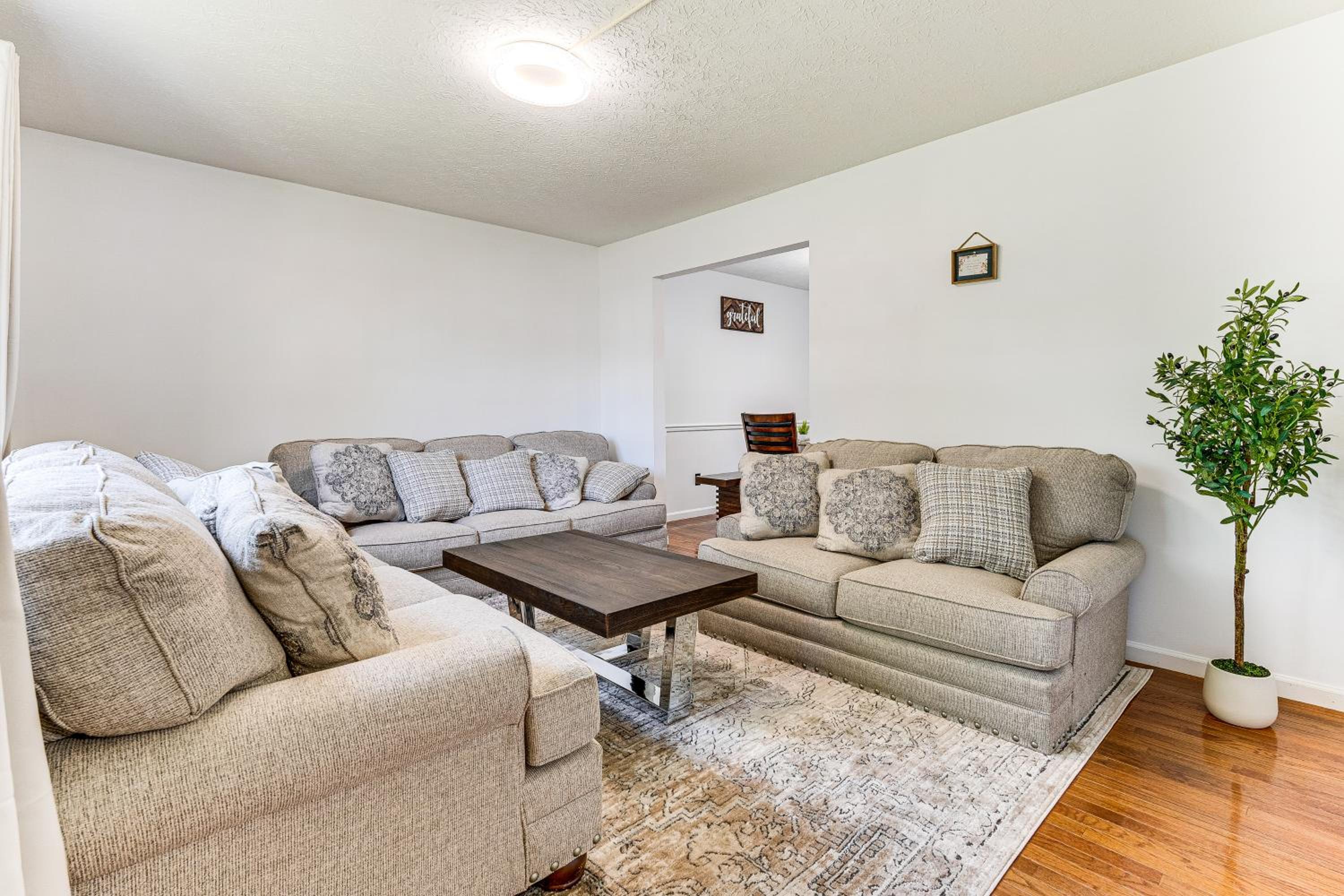Shop, Golf and Explore Home 14 Mi to Columbus!