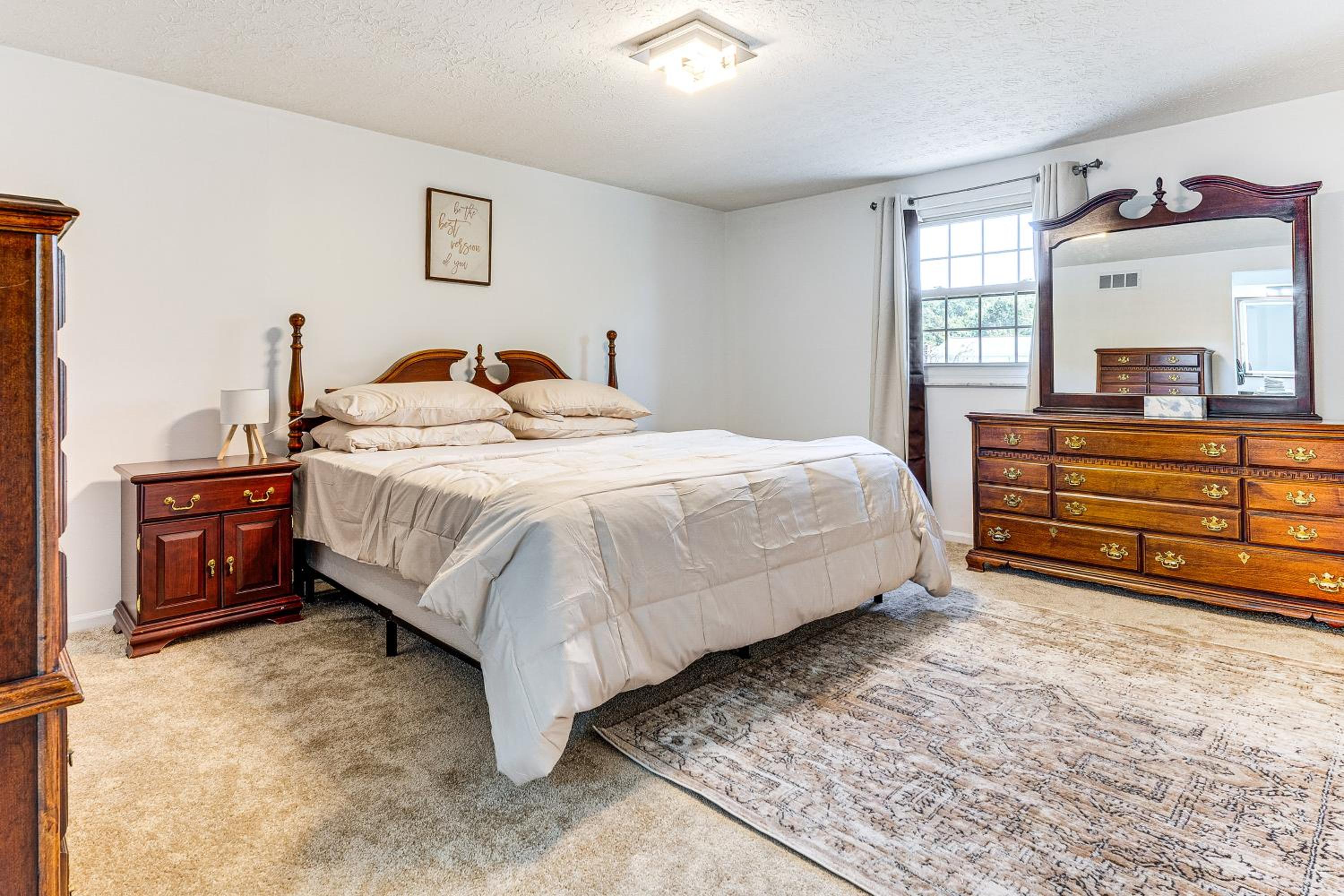 Shop, Golf and Explore Home 14 Mi to Columbus!