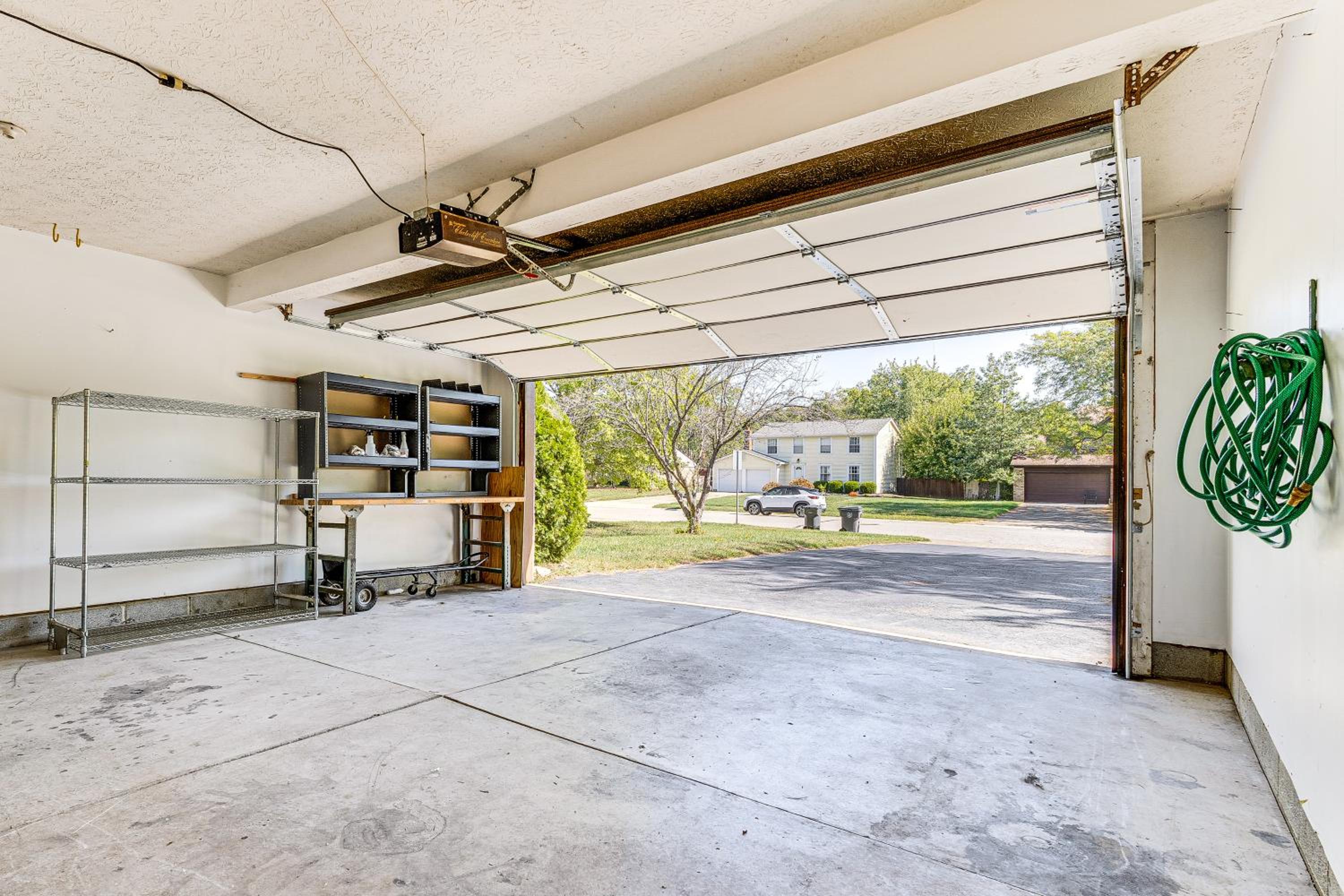 Shop, Golf and Explore Home 14 Mi to Columbus!