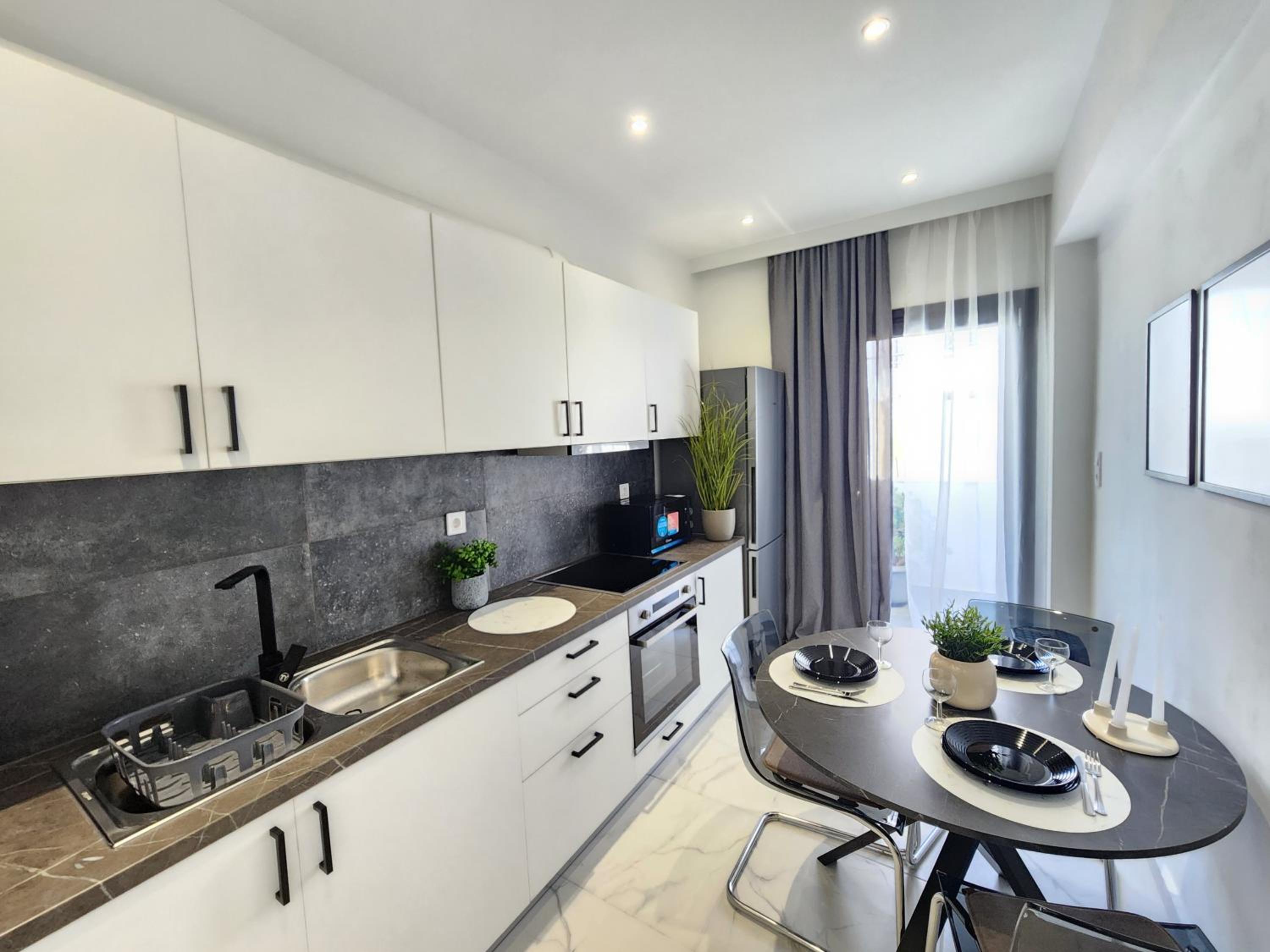 Miracle Luxury Suites