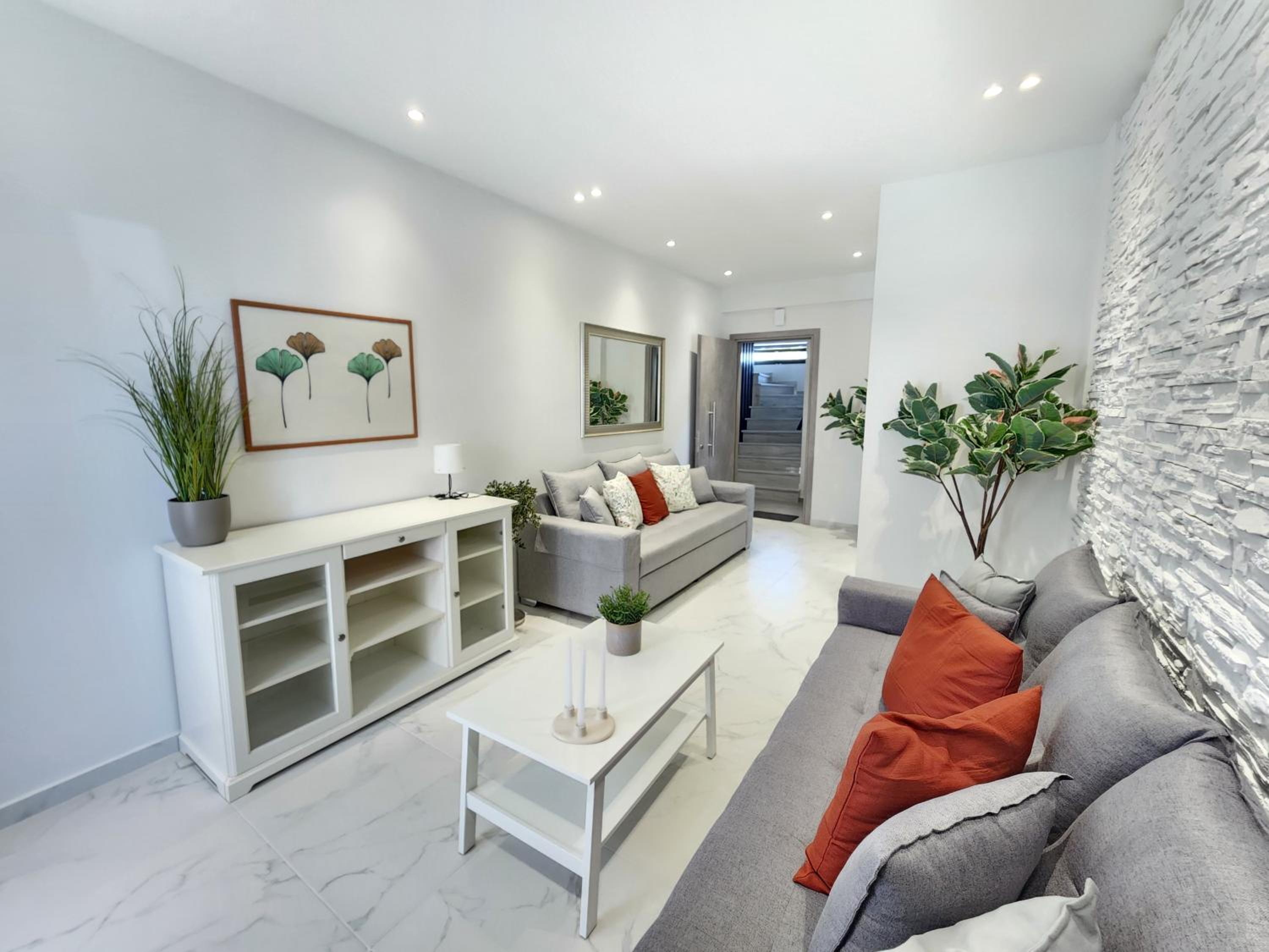Miracle Luxury Suites