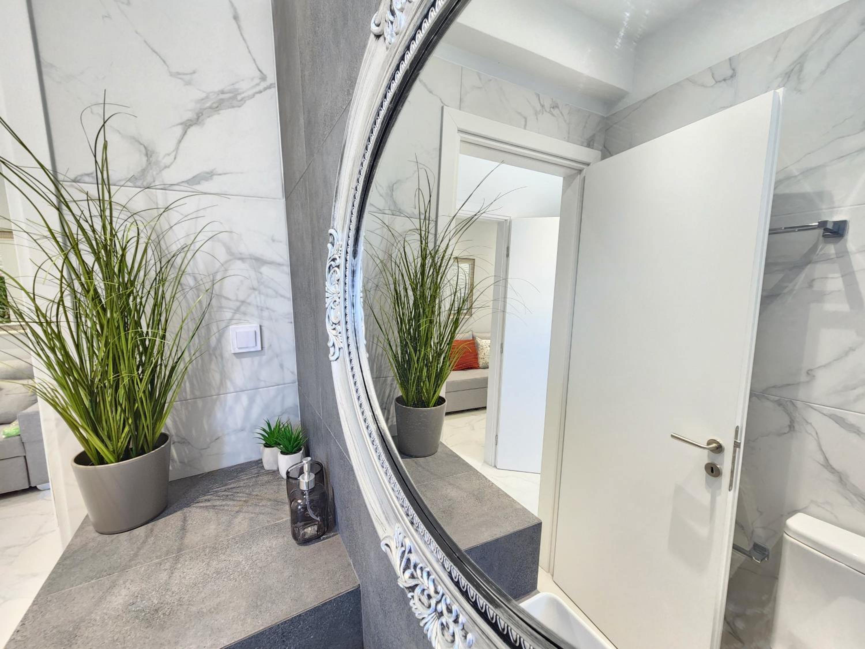 Miracle Luxury Suites