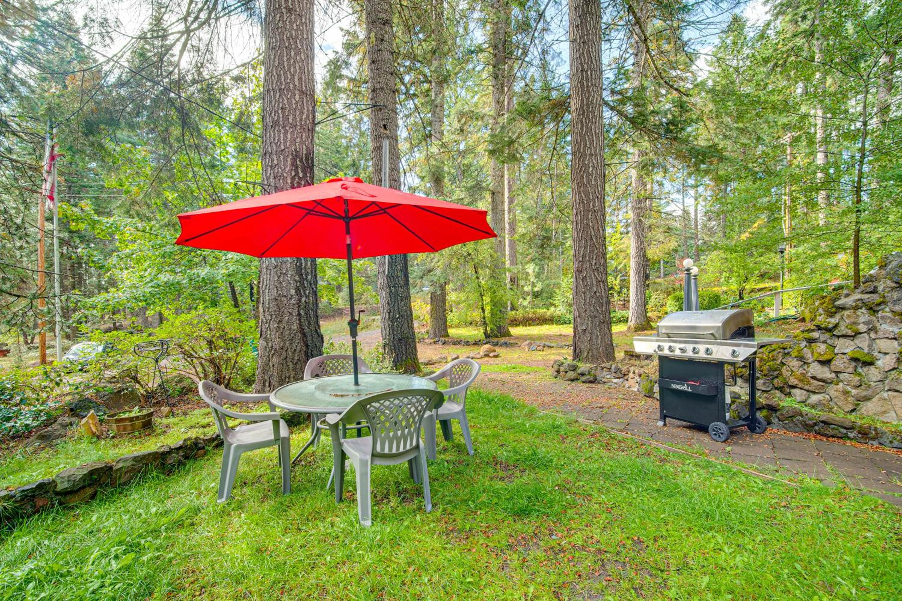 Forest Cabin by Crater Lake and Klamath Falls