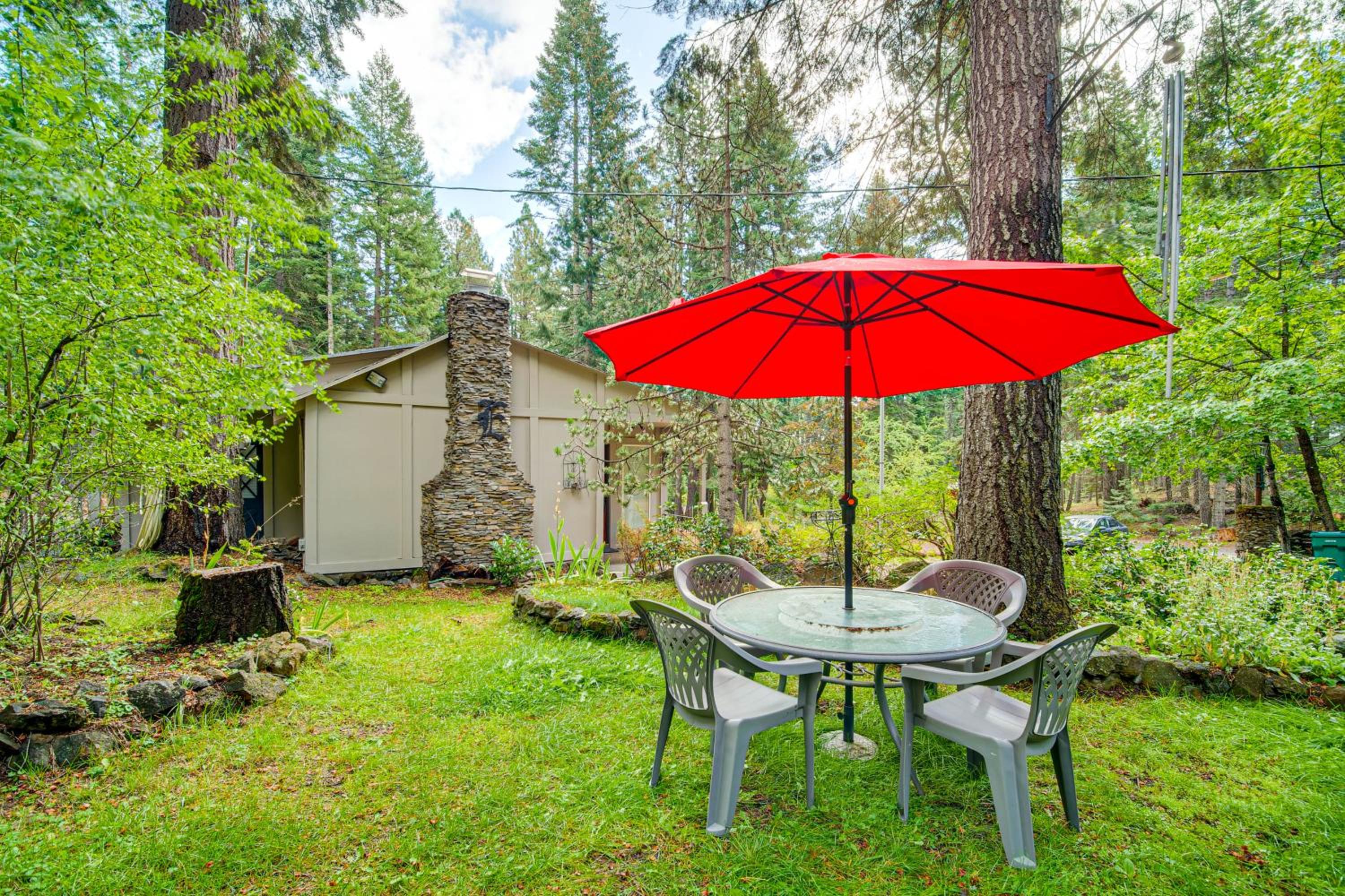 Forest Cabin by Crater Lake and Klamath Falls