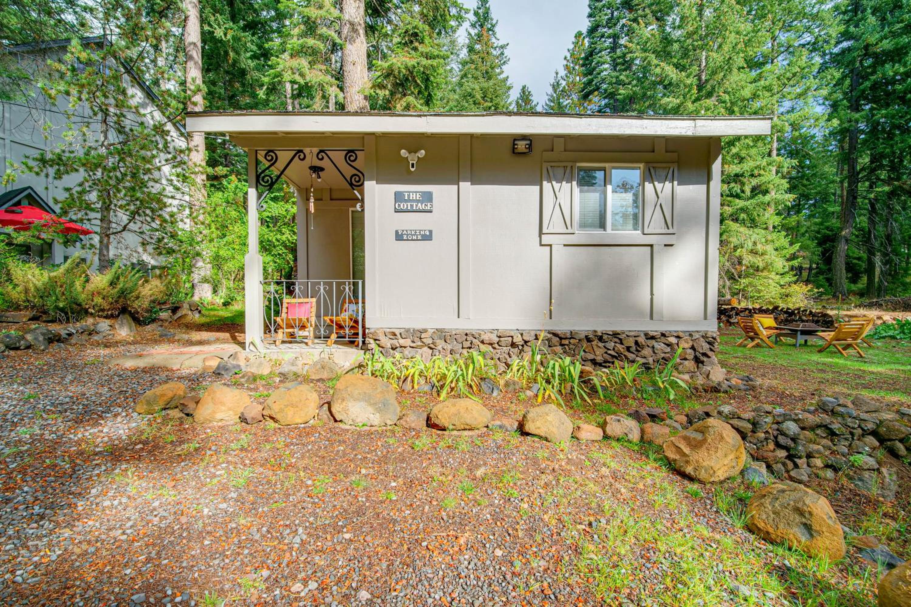 Forest Cabin by Crater Lake and Klamath Falls
