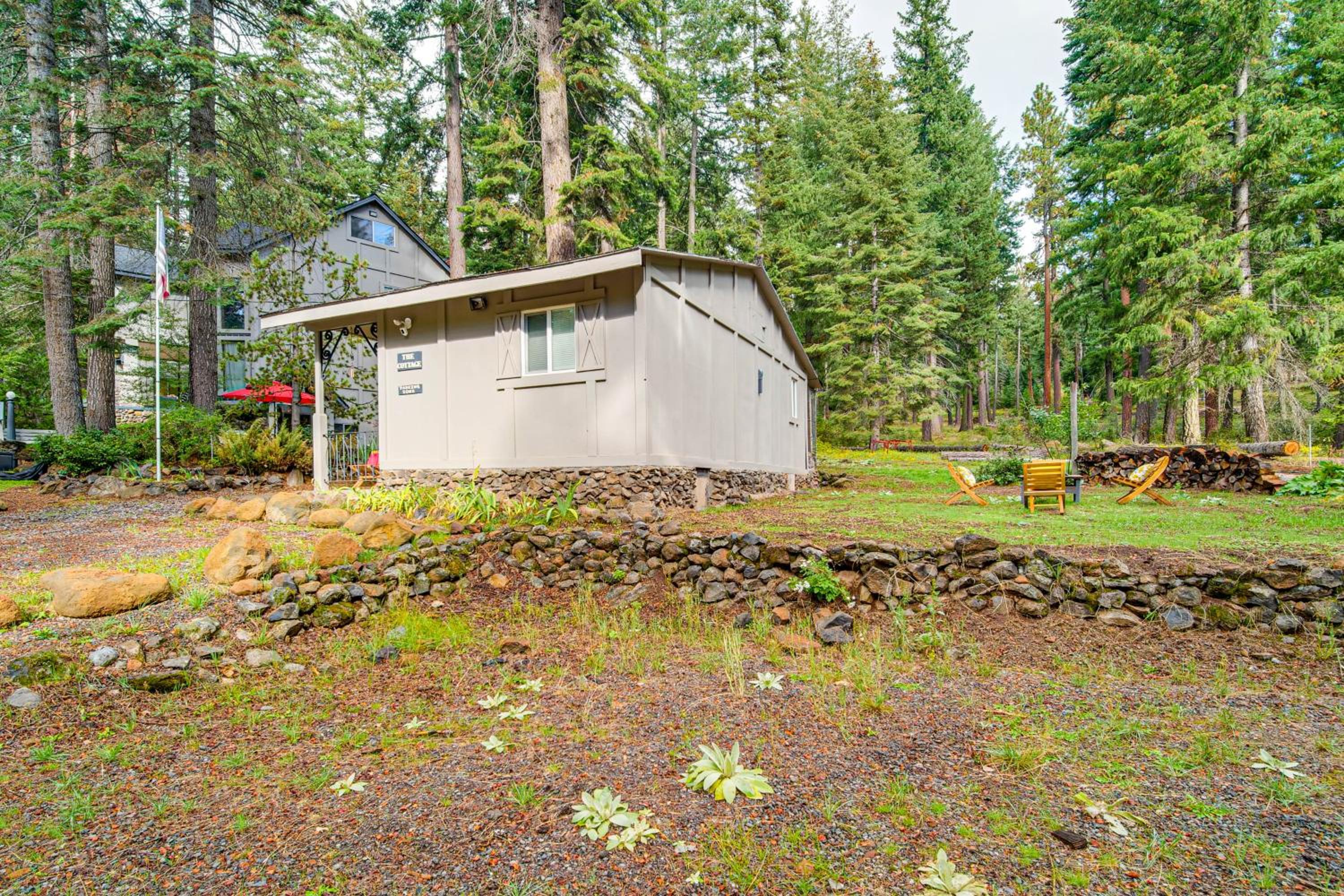 Forest Cabin by Crater Lake and Klamath Falls