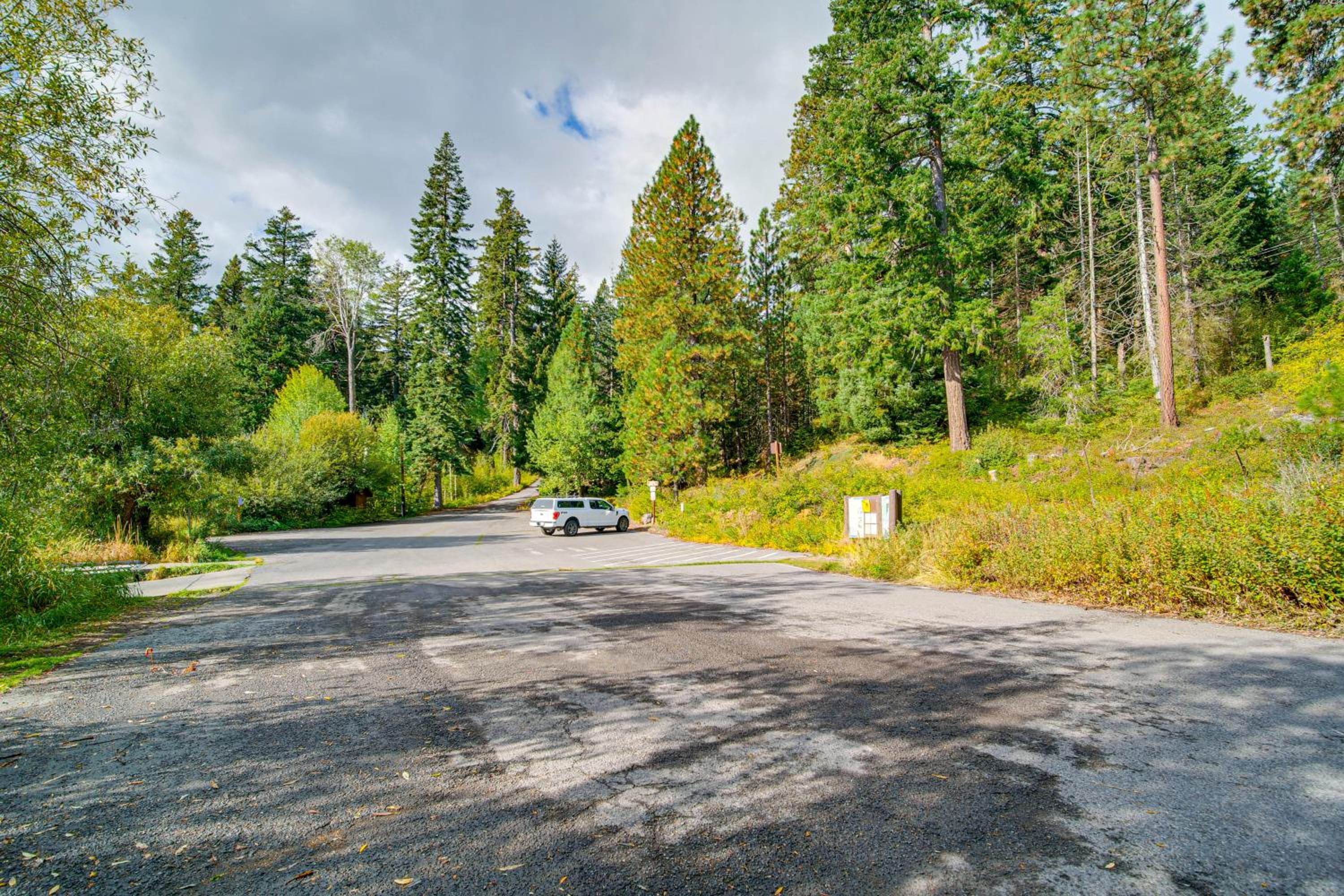 Forest Cabin by Crater Lake and Klamath Falls