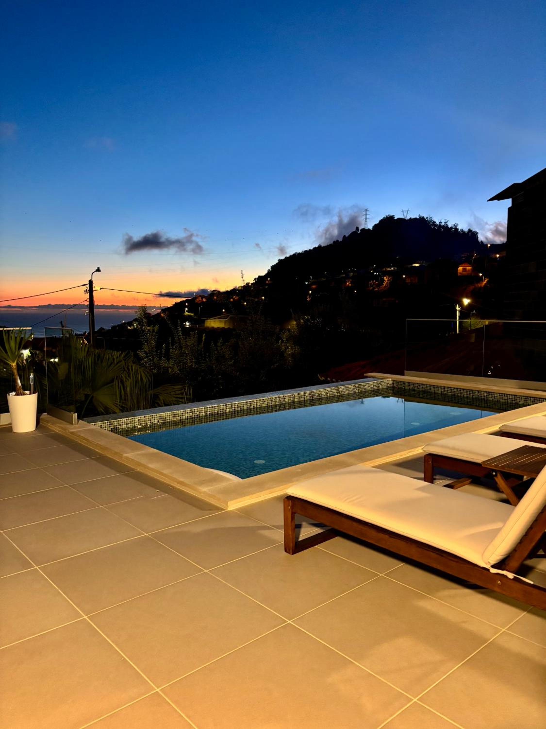 Madeira Protea Retreat- Villa with Heated Private Pool, Gym and Office