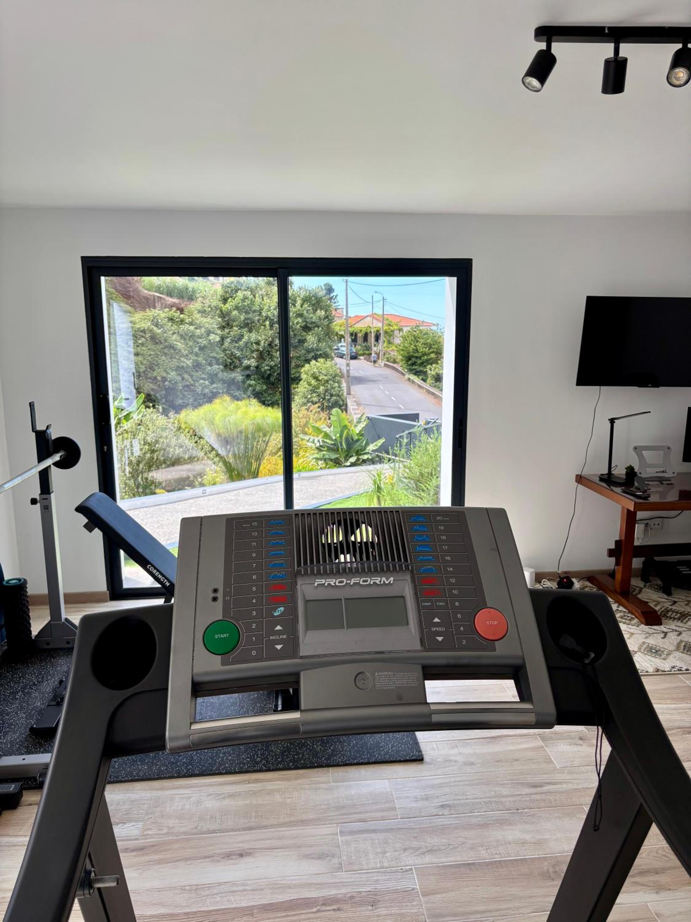 Madeira Protea Retreat- Villa with Heated Private Pool, Gym and Office