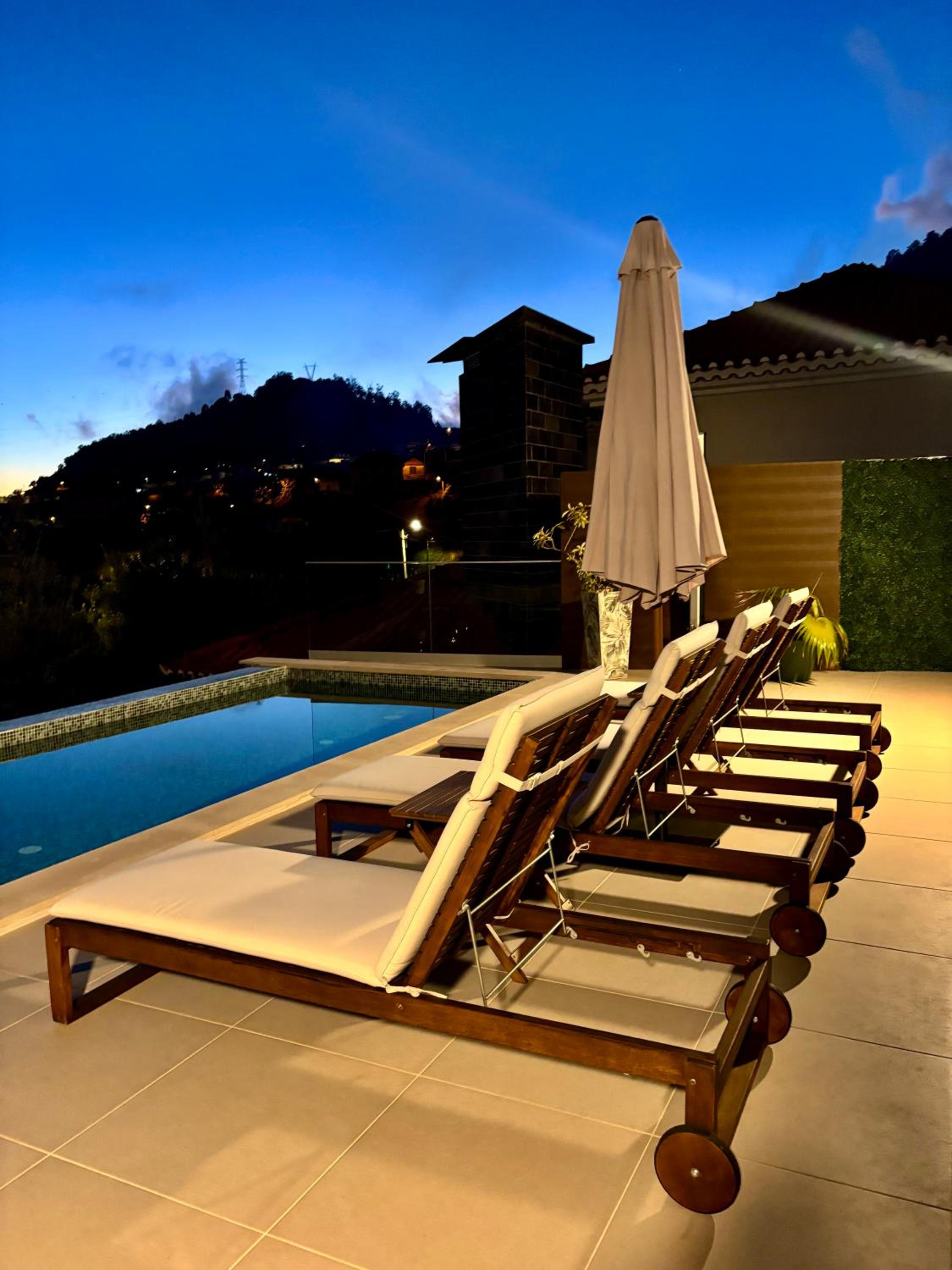 Madeira Protea Retreat- Villa with Heated Private Pool, Gym and Office