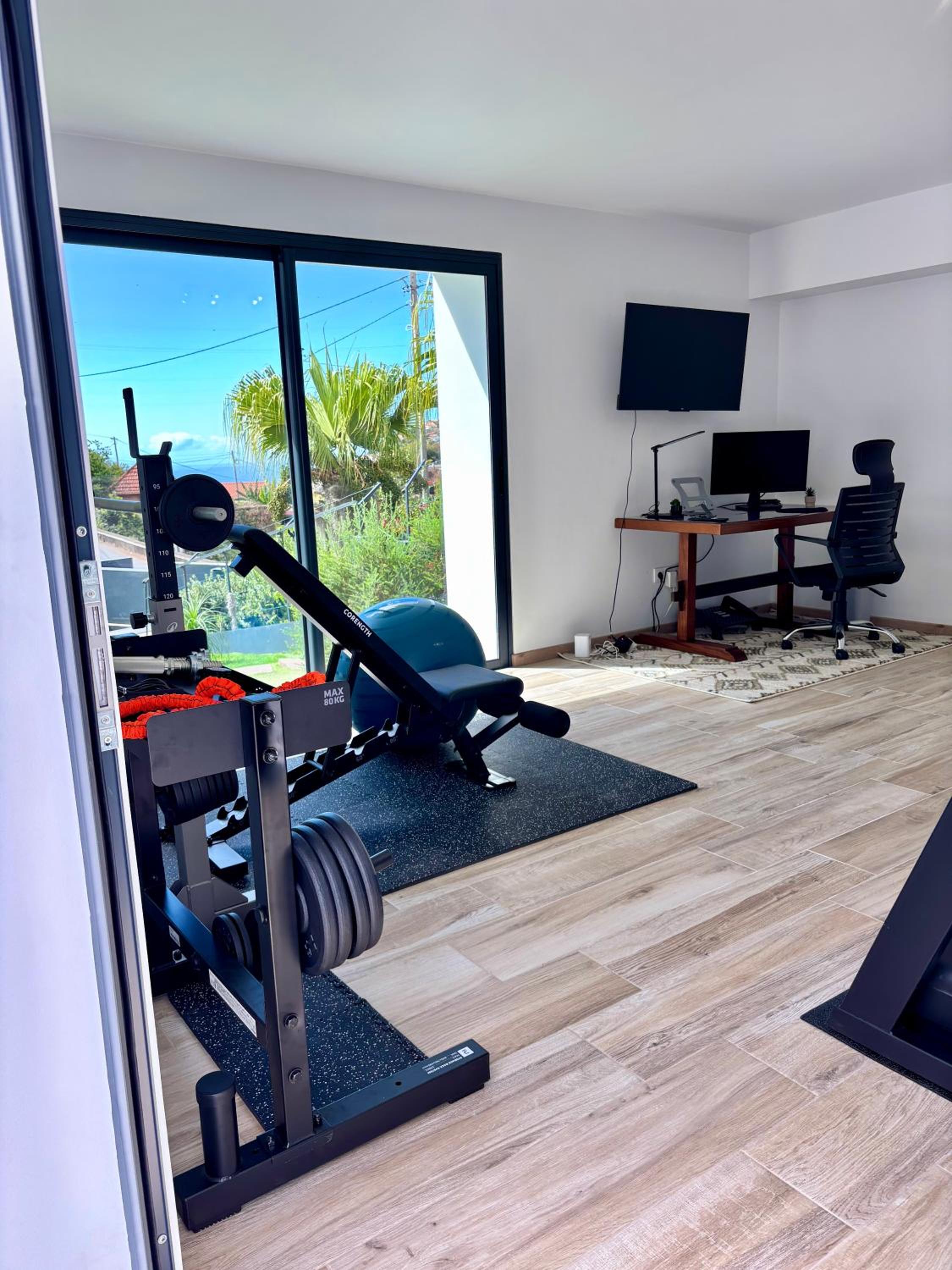Madeira Protea Retreat- Villa with Heated Private Pool, Gym and Office