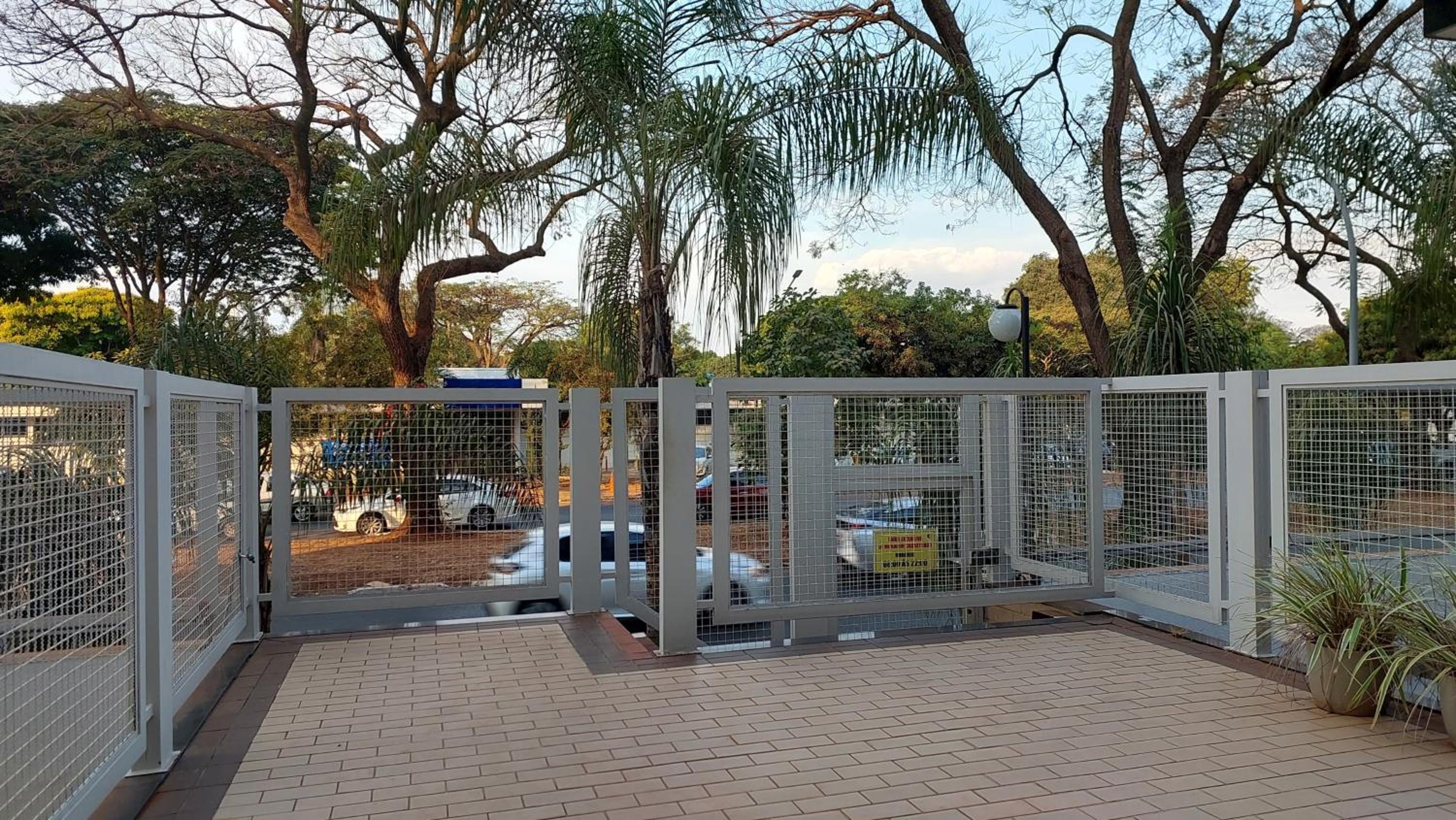 913C - Golden! Próximo a LBV, ENAP e o Setor Hospitalar e Policial
