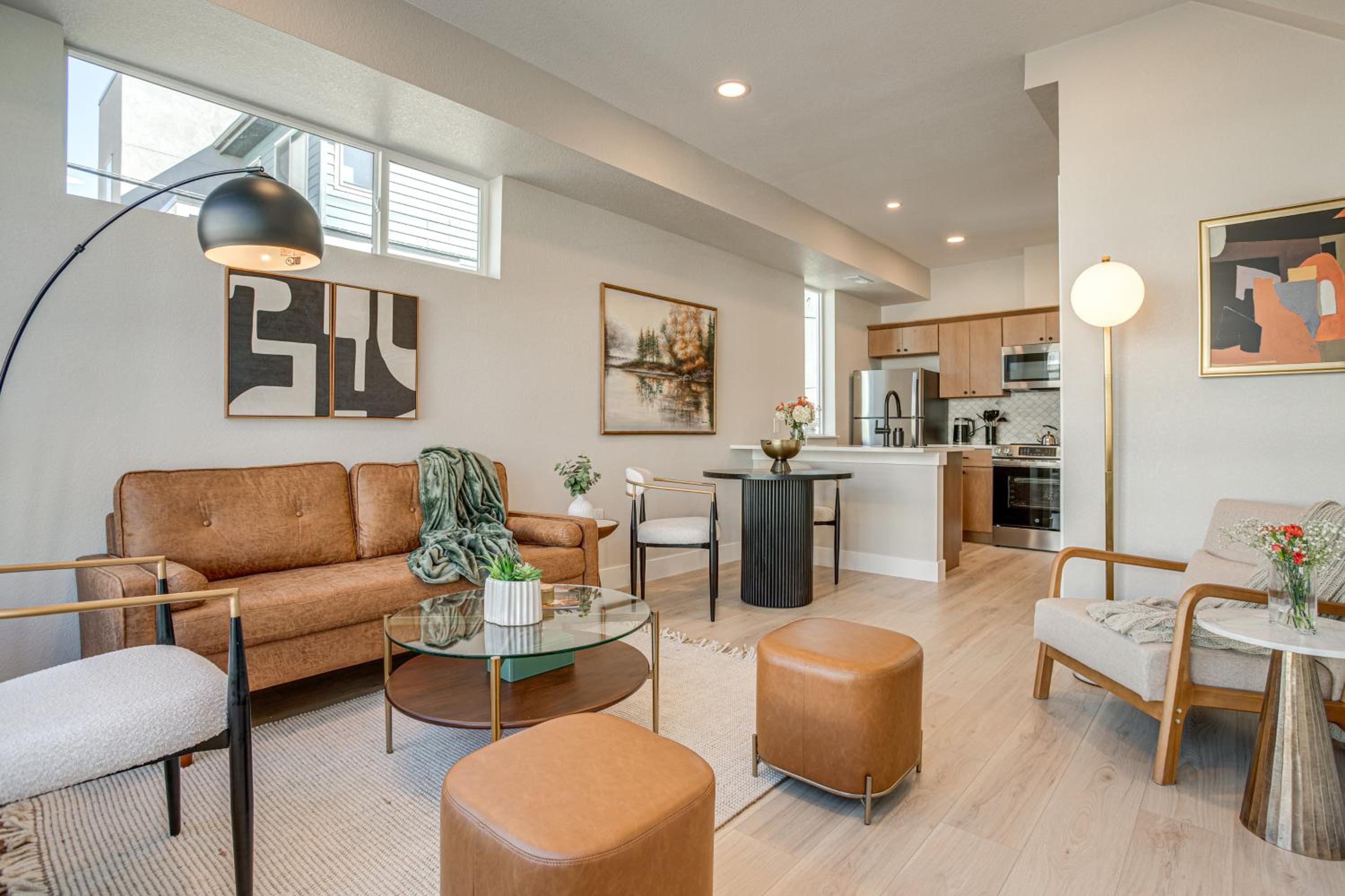 Modern Denver Gem Near DU, Parks and Shops!