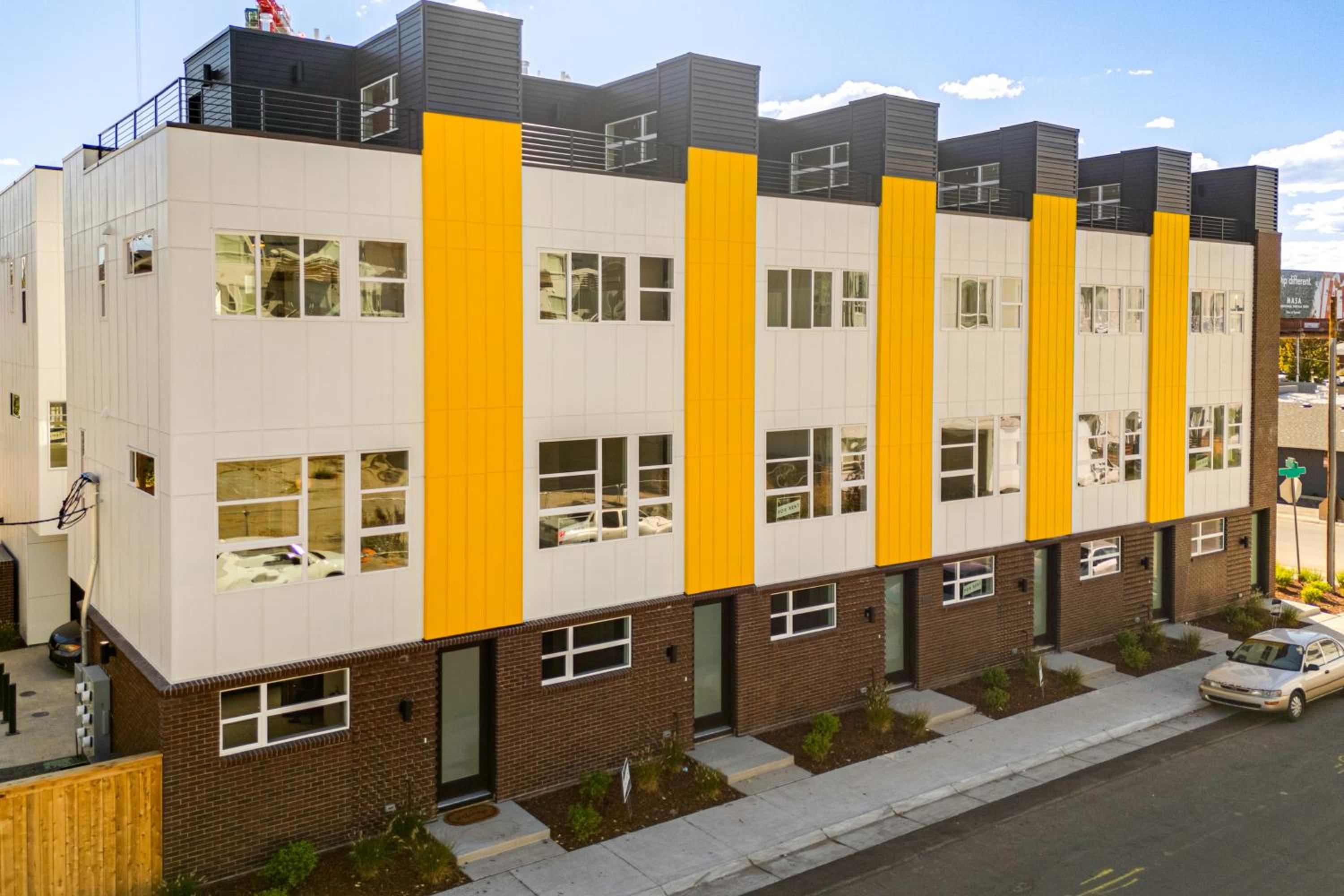 Modern Denver Gem Near DU, Parks and Shops!