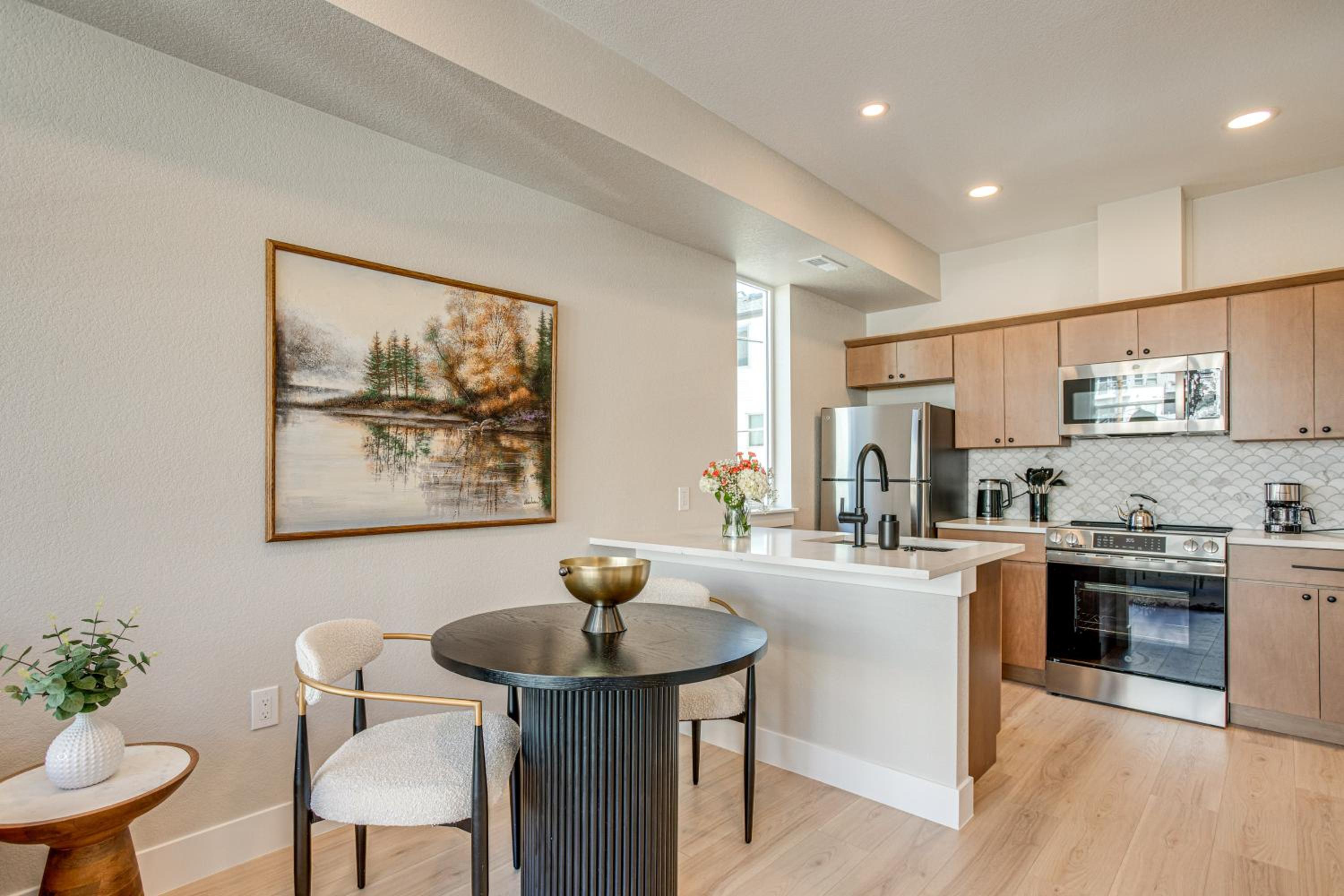 Modern Denver Gem Near DU, Parks and Shops!