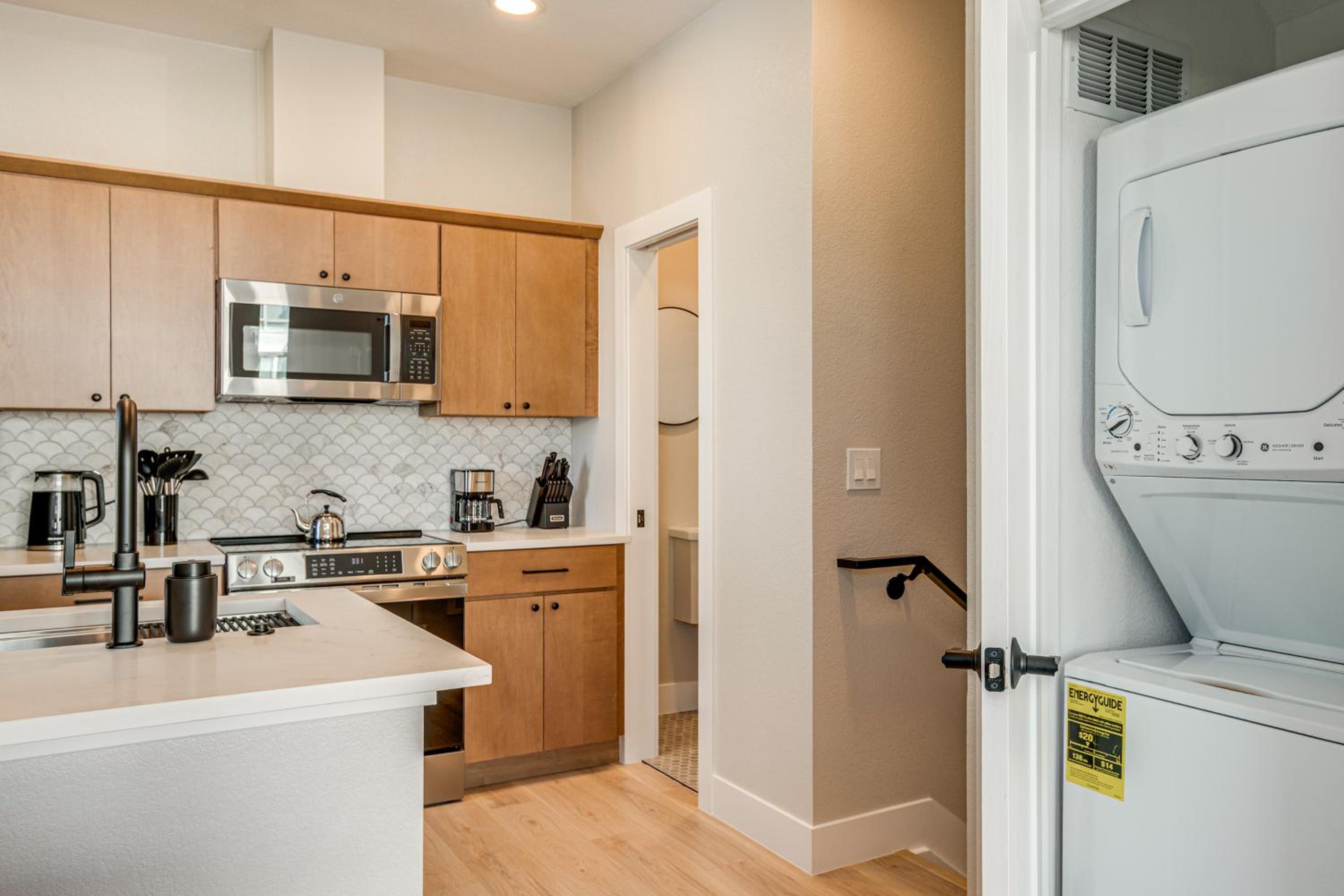 Modern Denver Gem Near DU, Parks and Shops!