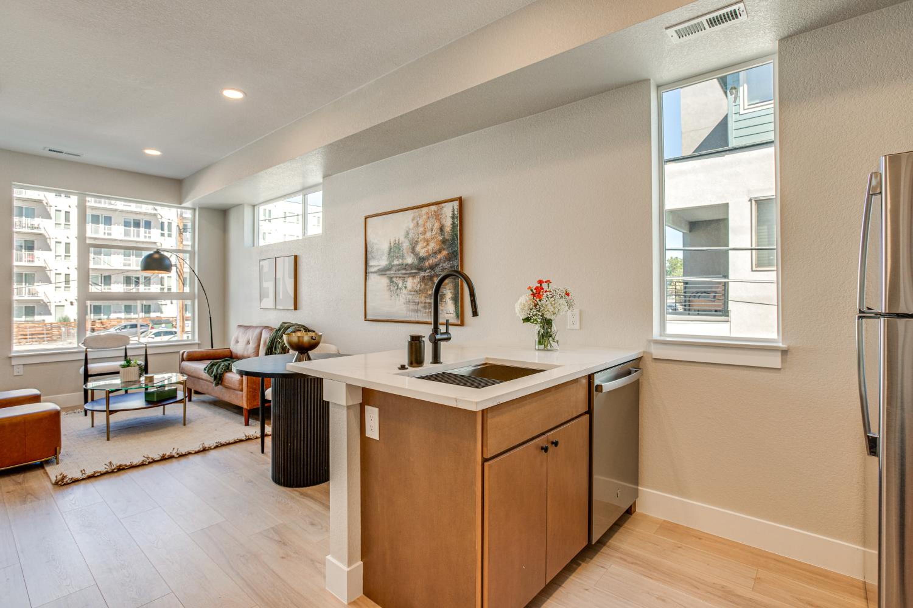 Modern Denver Gem Near DU, Parks and Shops!
