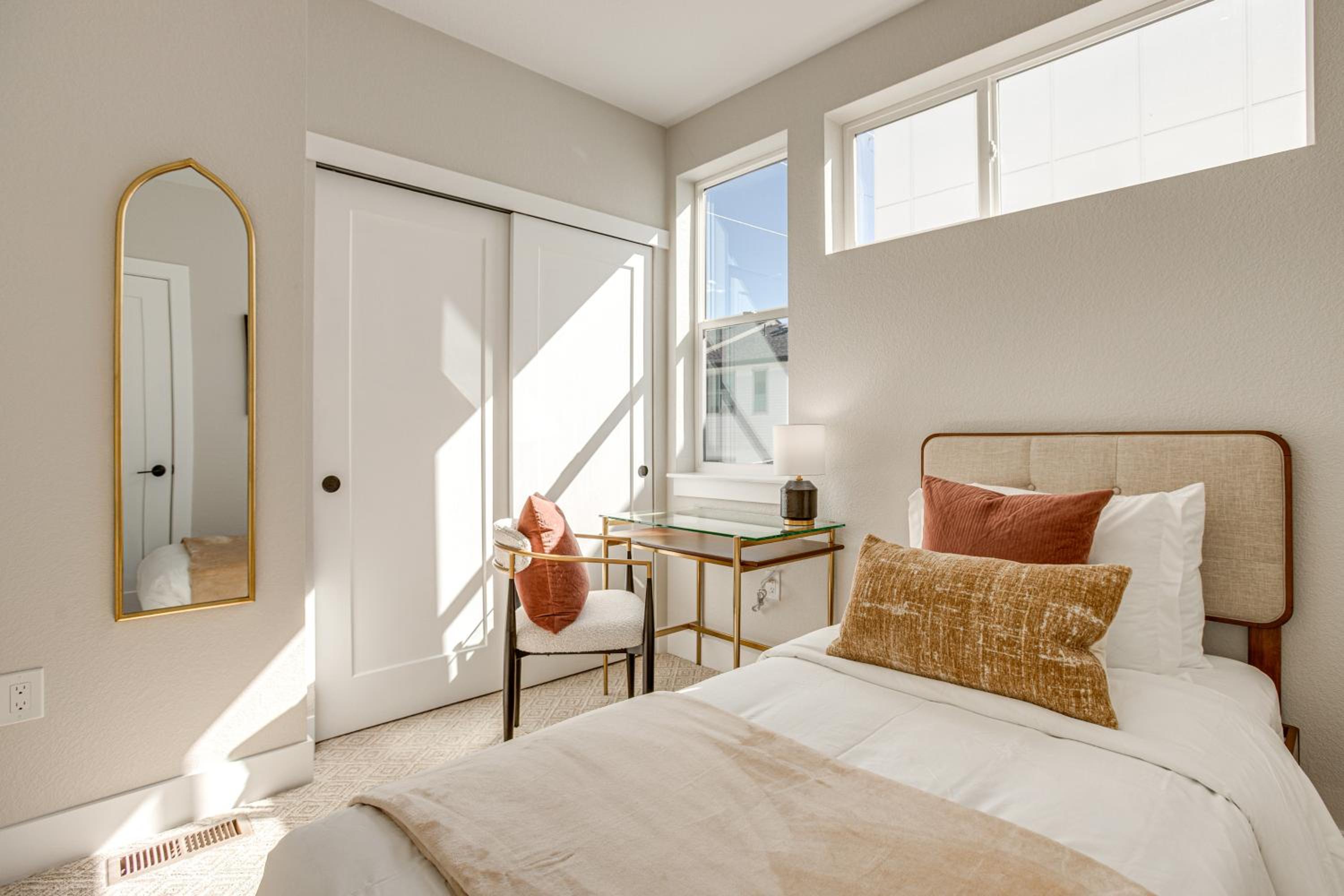 Modern Denver Gem Near DU, Parks and Shops!