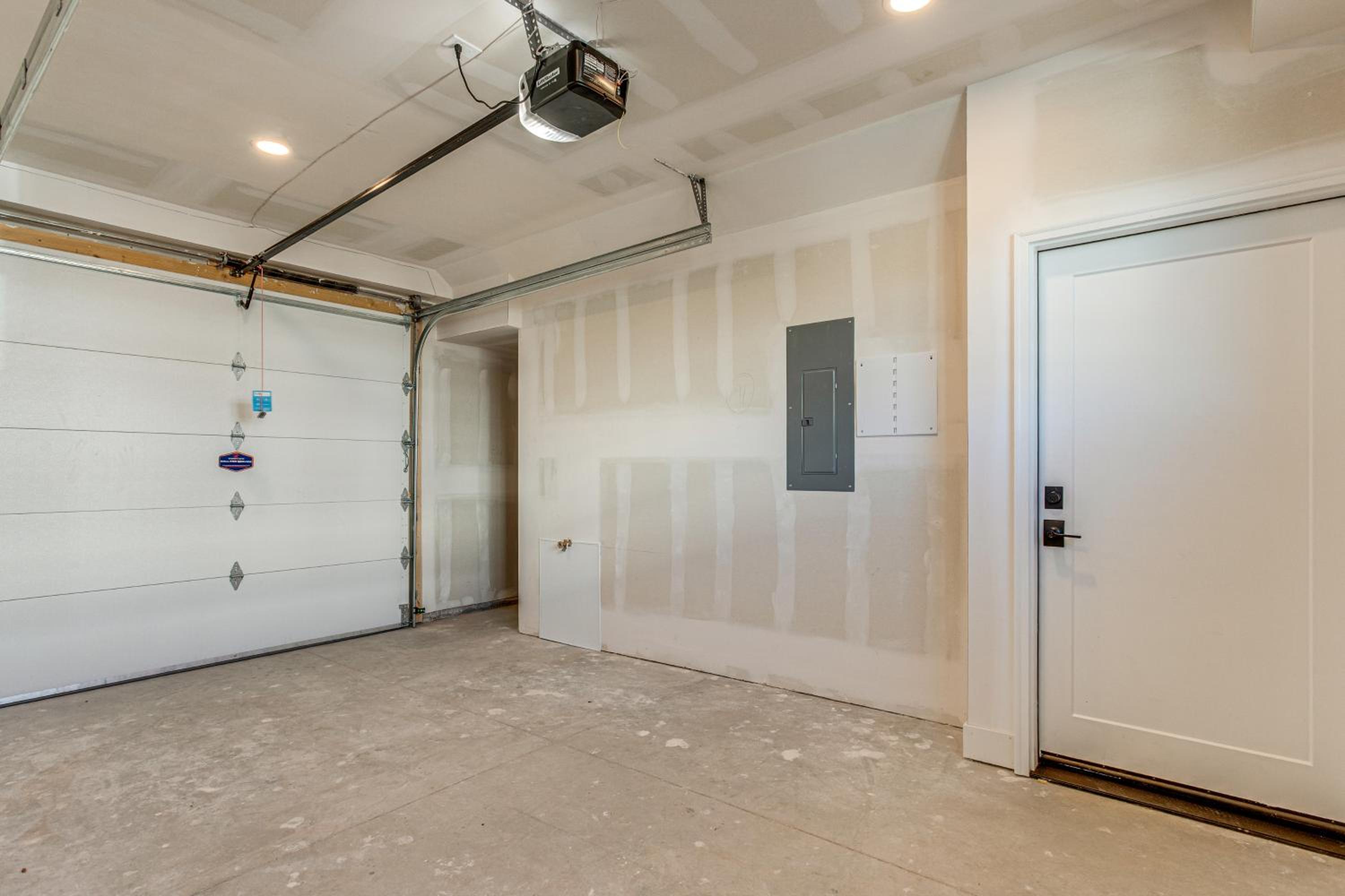 Modern Denver Gem Near DU, Parks and Shops!