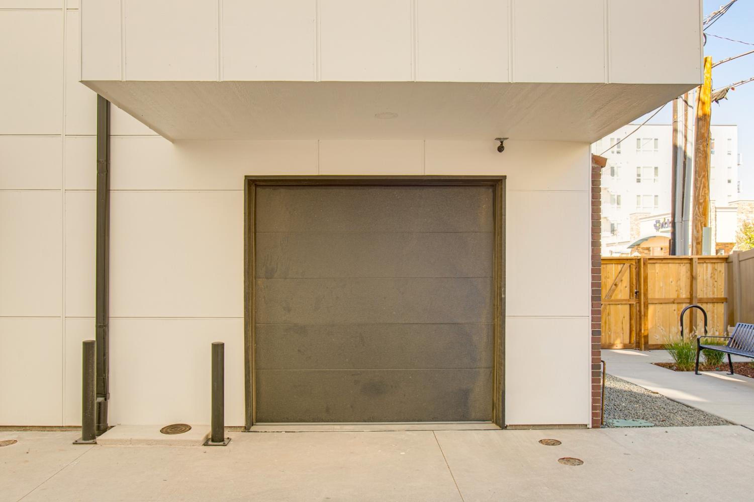 Modern Denver Gem Near DU, Parks and Shops!