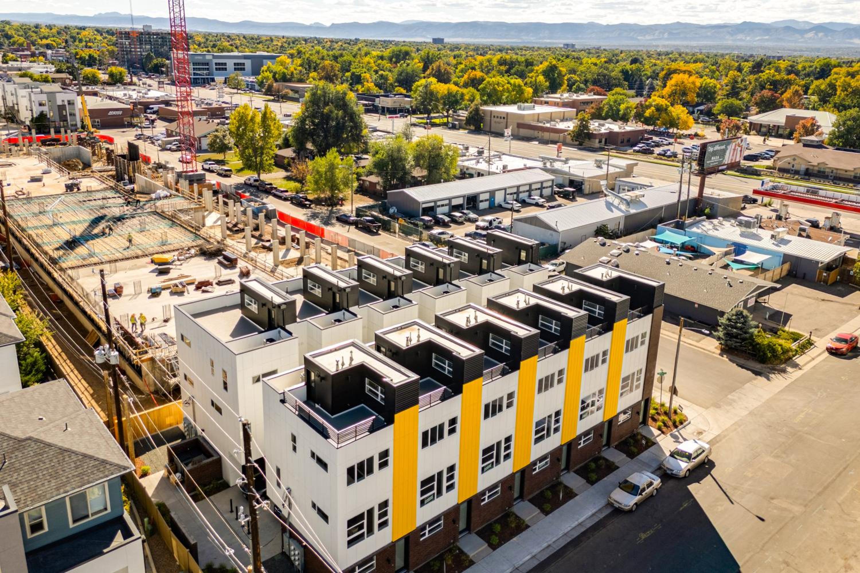 Modern Denver Gem Near DU, Parks and Shops!