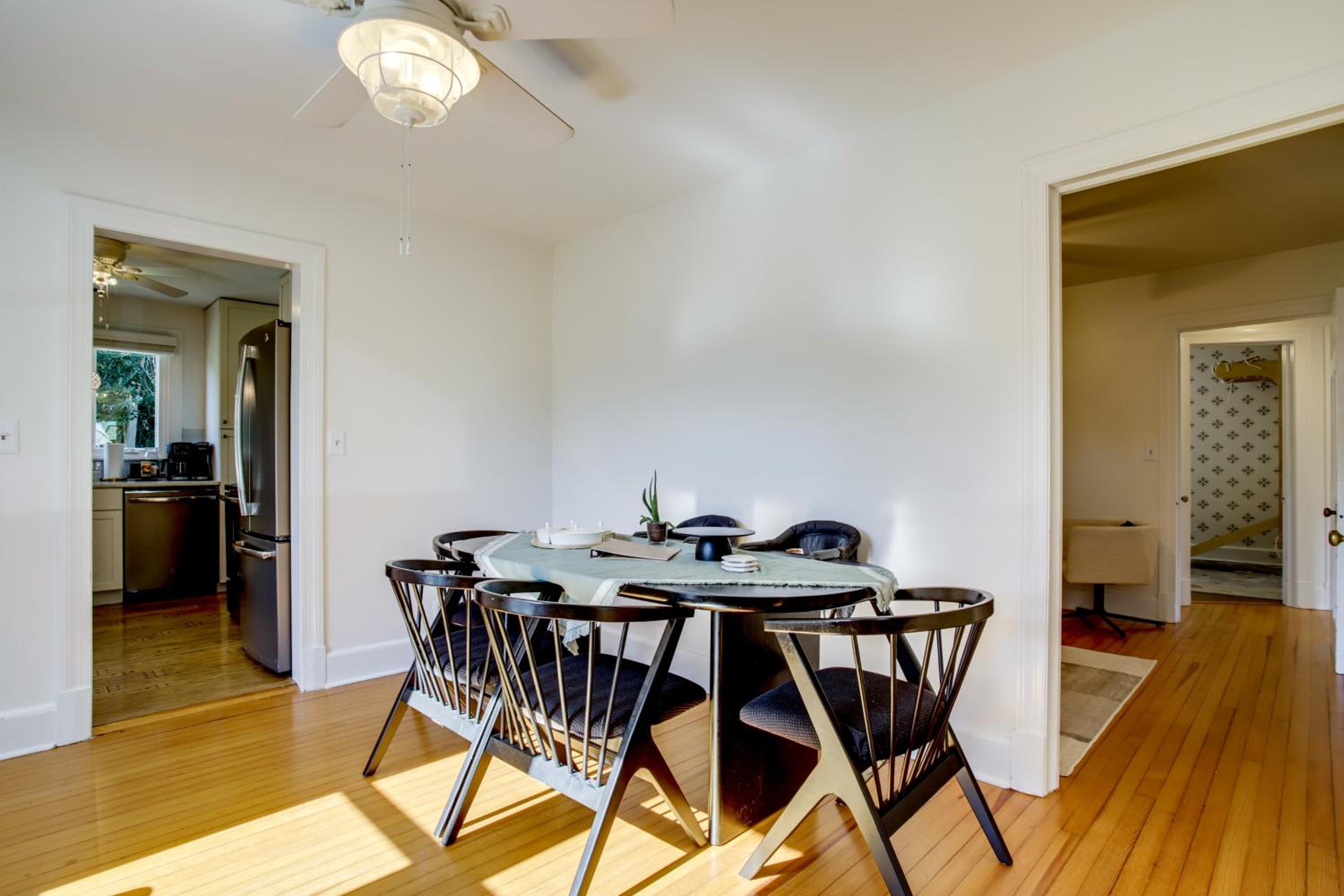 Steps to Marina and Park Waterfront Cambridge Home!