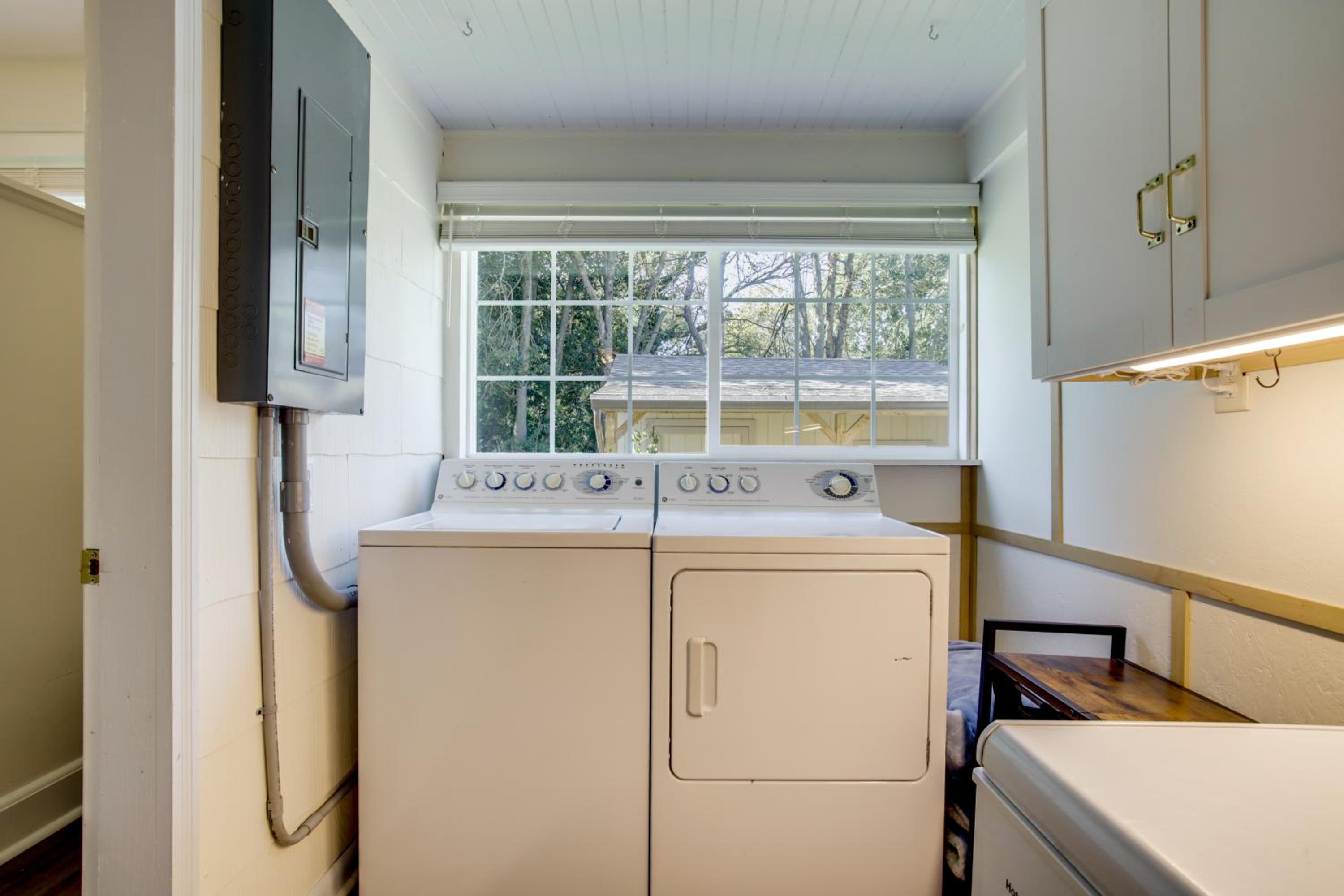 Steps to Marina and Park Waterfront Cambridge Home!