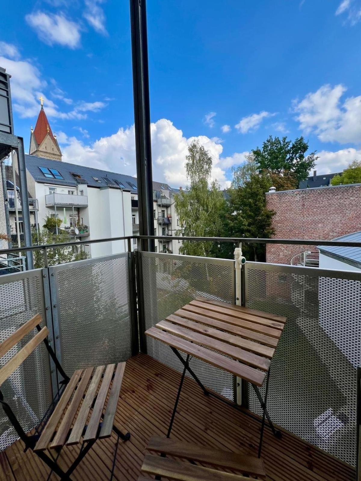 Atelier Noé NOIR - Kunstvoll Wohnen - Wunderbares Frühstück möglich - Ruhig und nah am Zentrum -