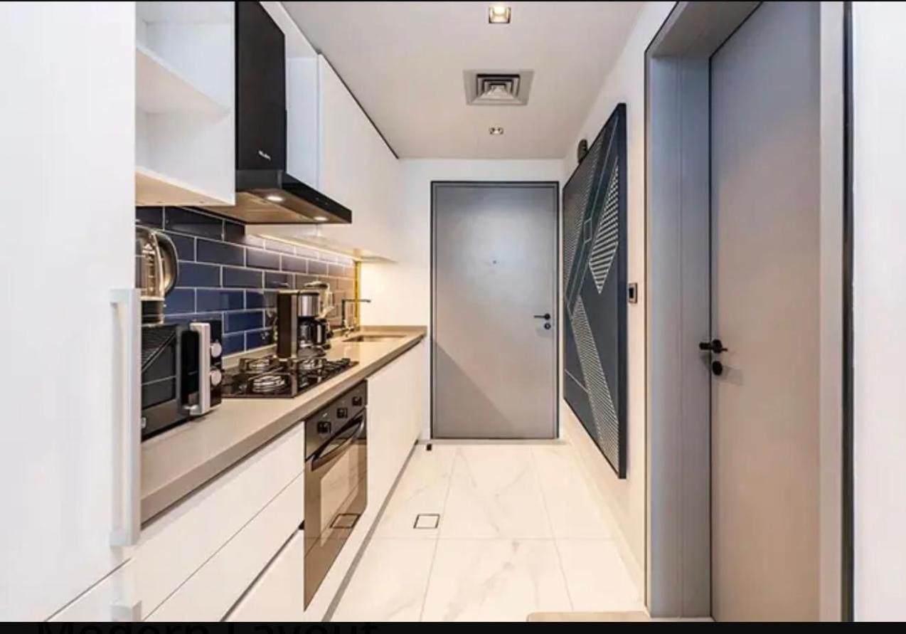 Elegant Studio in Downtown Near Burj Khalifa & Dubai Mall