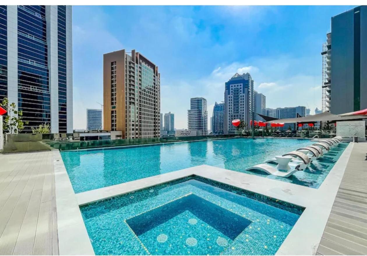 Elegant Studio in Downtown Near Burj Khalifa & Dubai Mall