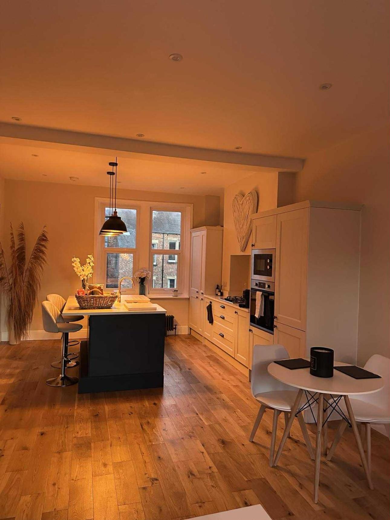 Modern 2 Bed 2 Bath Apartment in Prime Jesmond Location